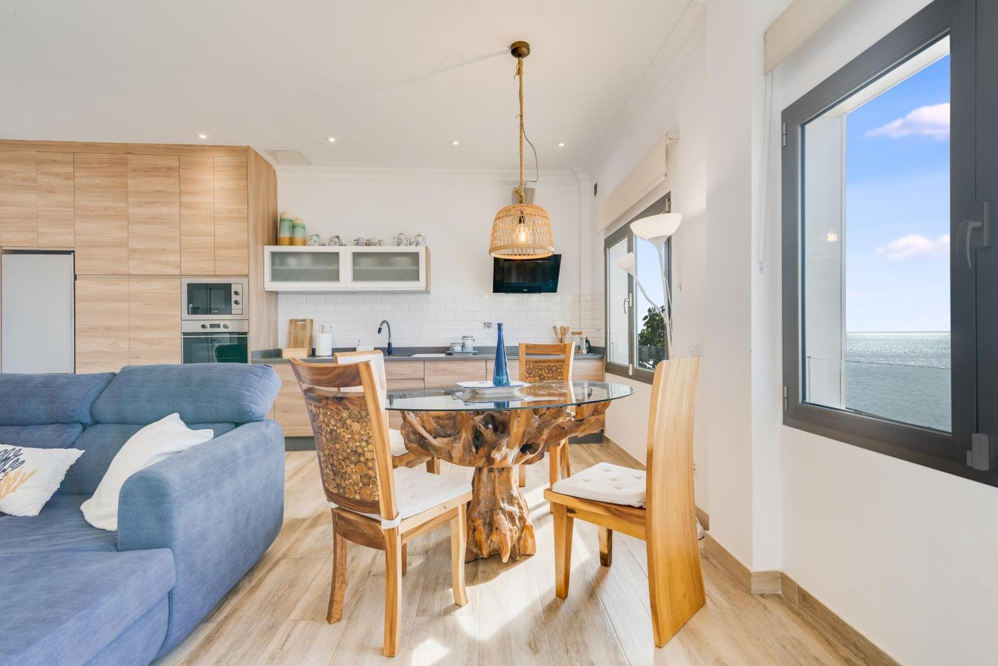 Home2book Coastal Retreat With Sea Views, Apartamento Arinaga