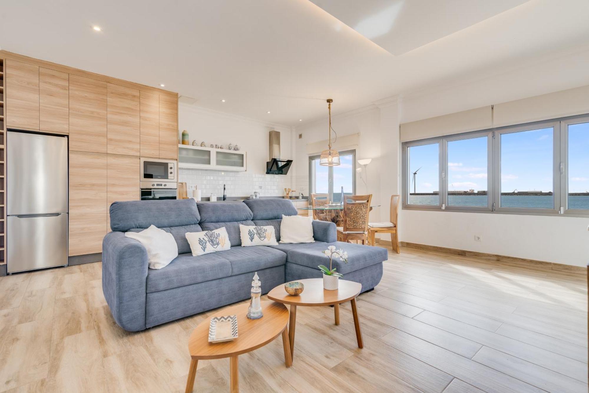 Home2book Coastal Retreat With Sea Views, *