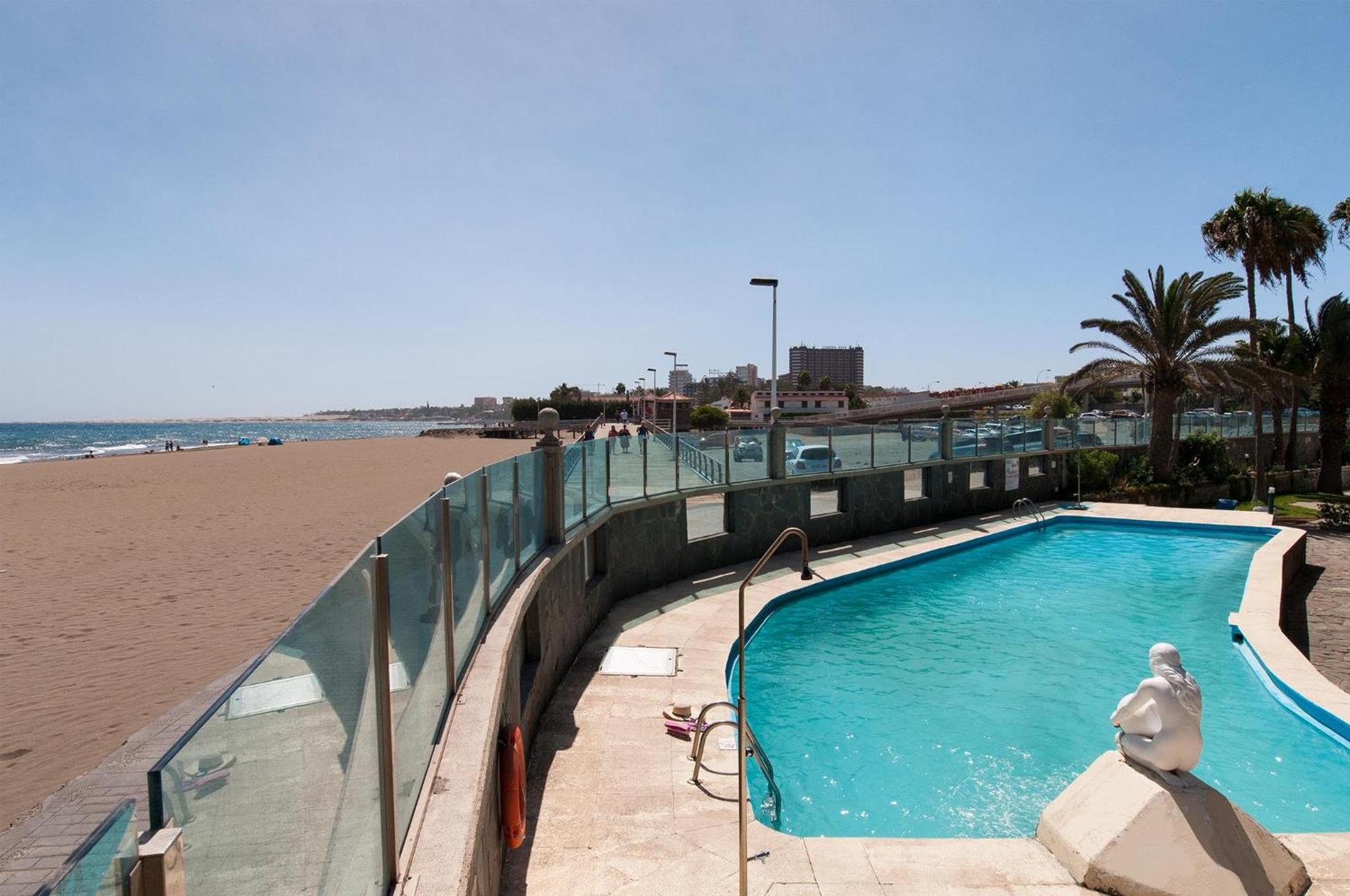 Aquarius 18 By Villagrancanaria