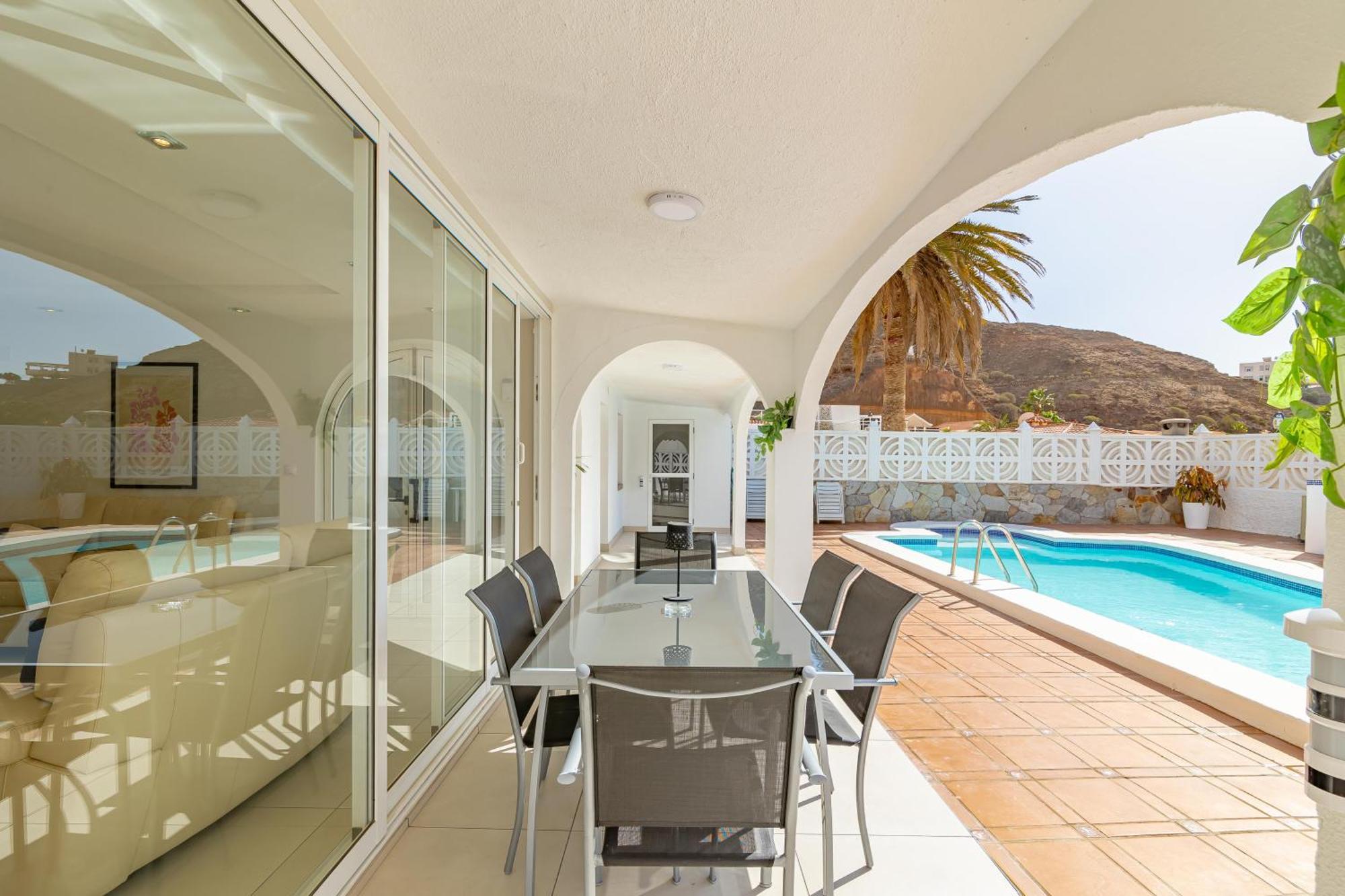 Canarian - Casa Feliz Mogán