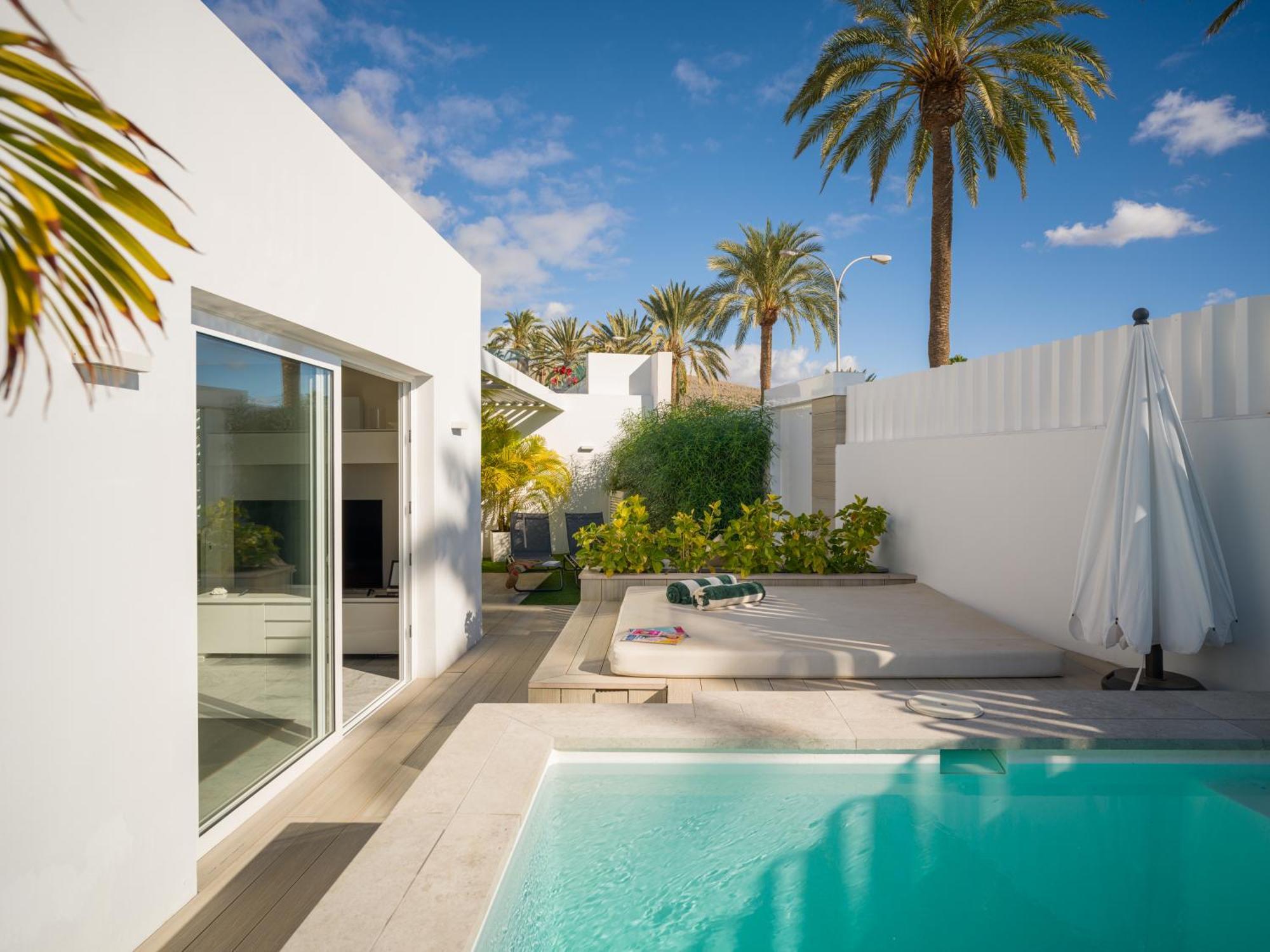 Porto Mare 42 With Heated Pool On The Front Line By Tenpropertiesgc * Pasito Blanco