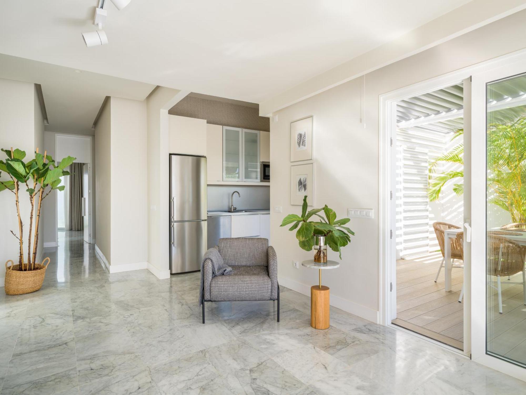 Porto Mare 42 With Heated Pool On The Front Line By Tenpropertiesgc *