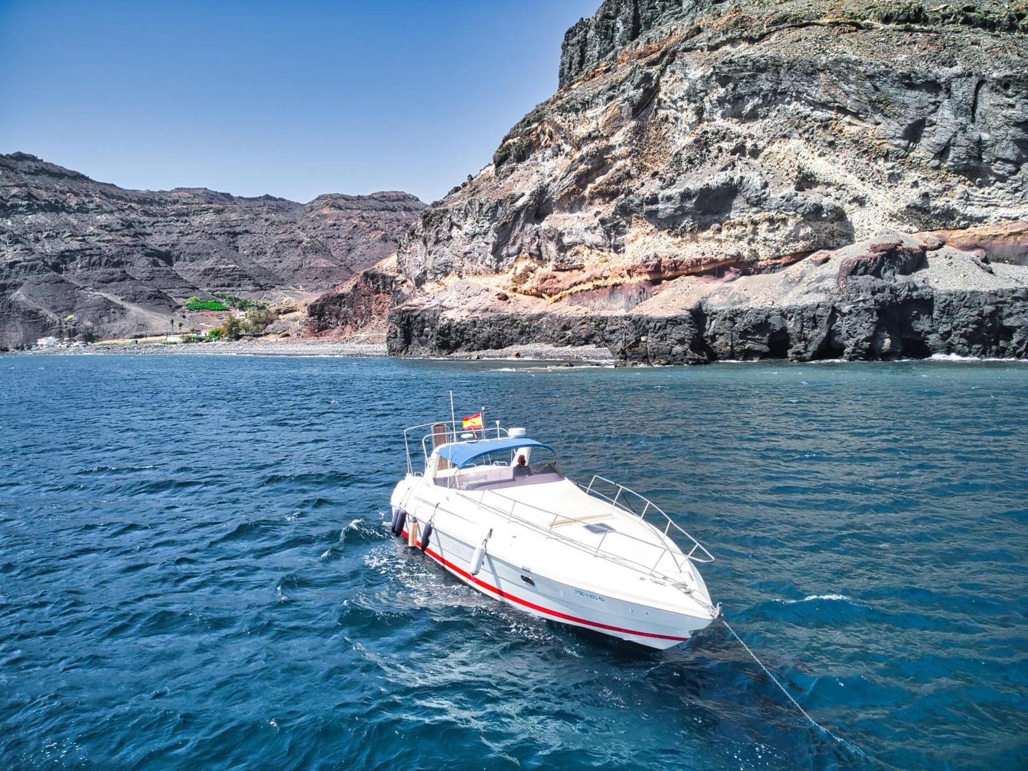 Yate Malu V Puerto De Mogan
