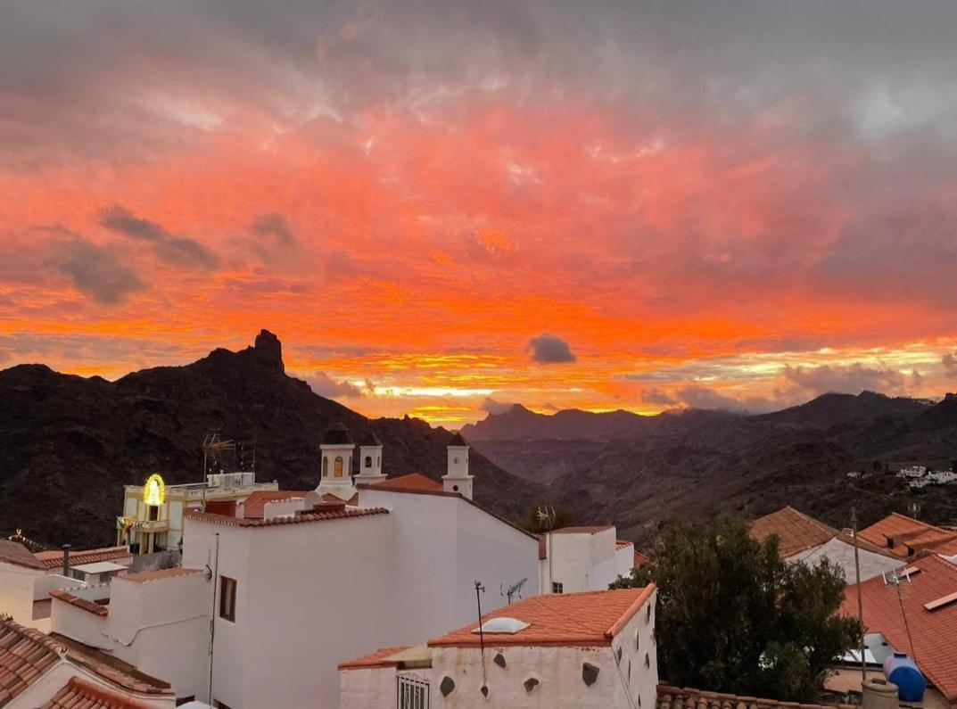 Sol Y Campo Javier Tejeda (Gran Canaria)