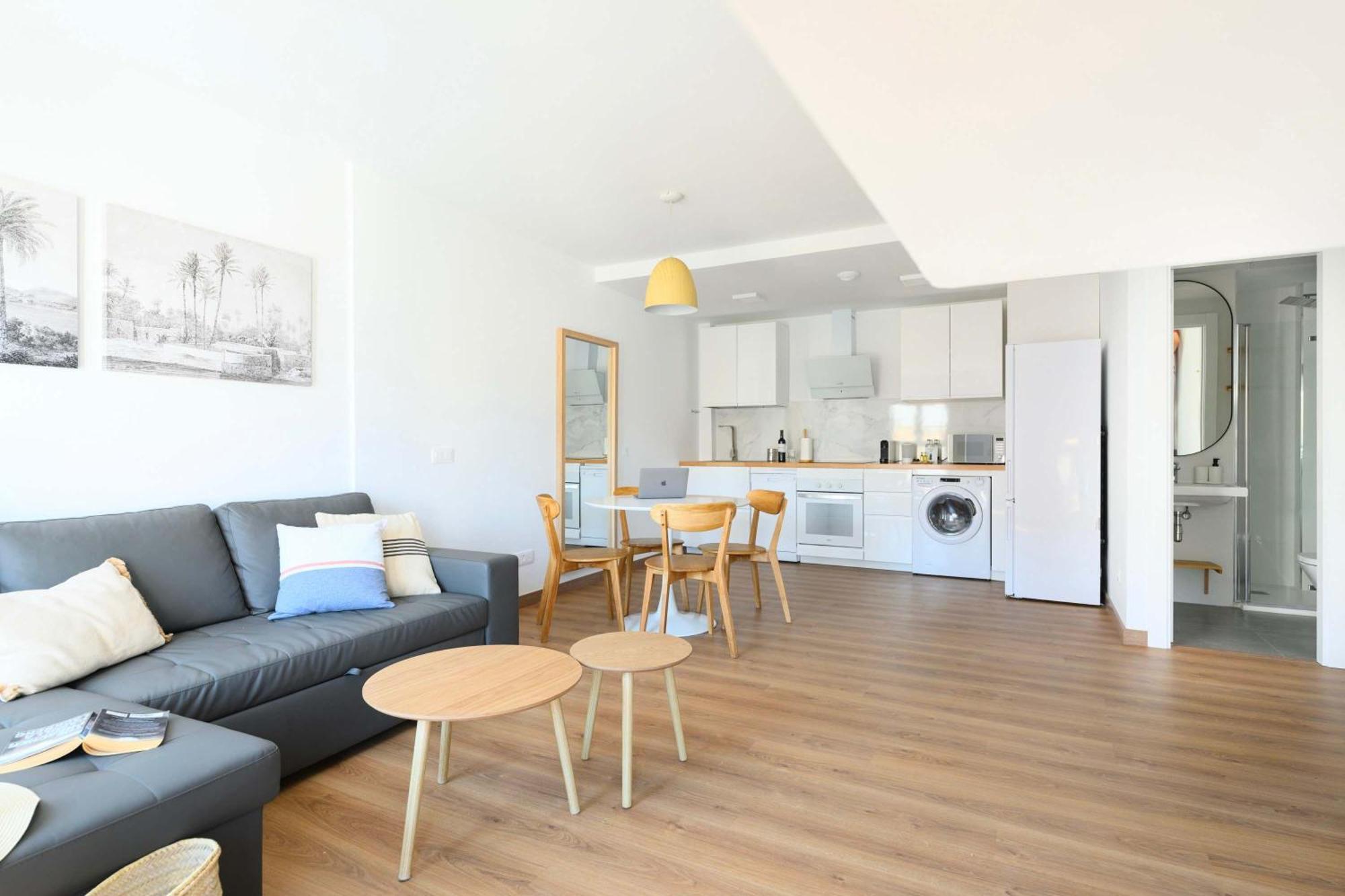 Brand New Spacious Duplex 100m From The Appartamento