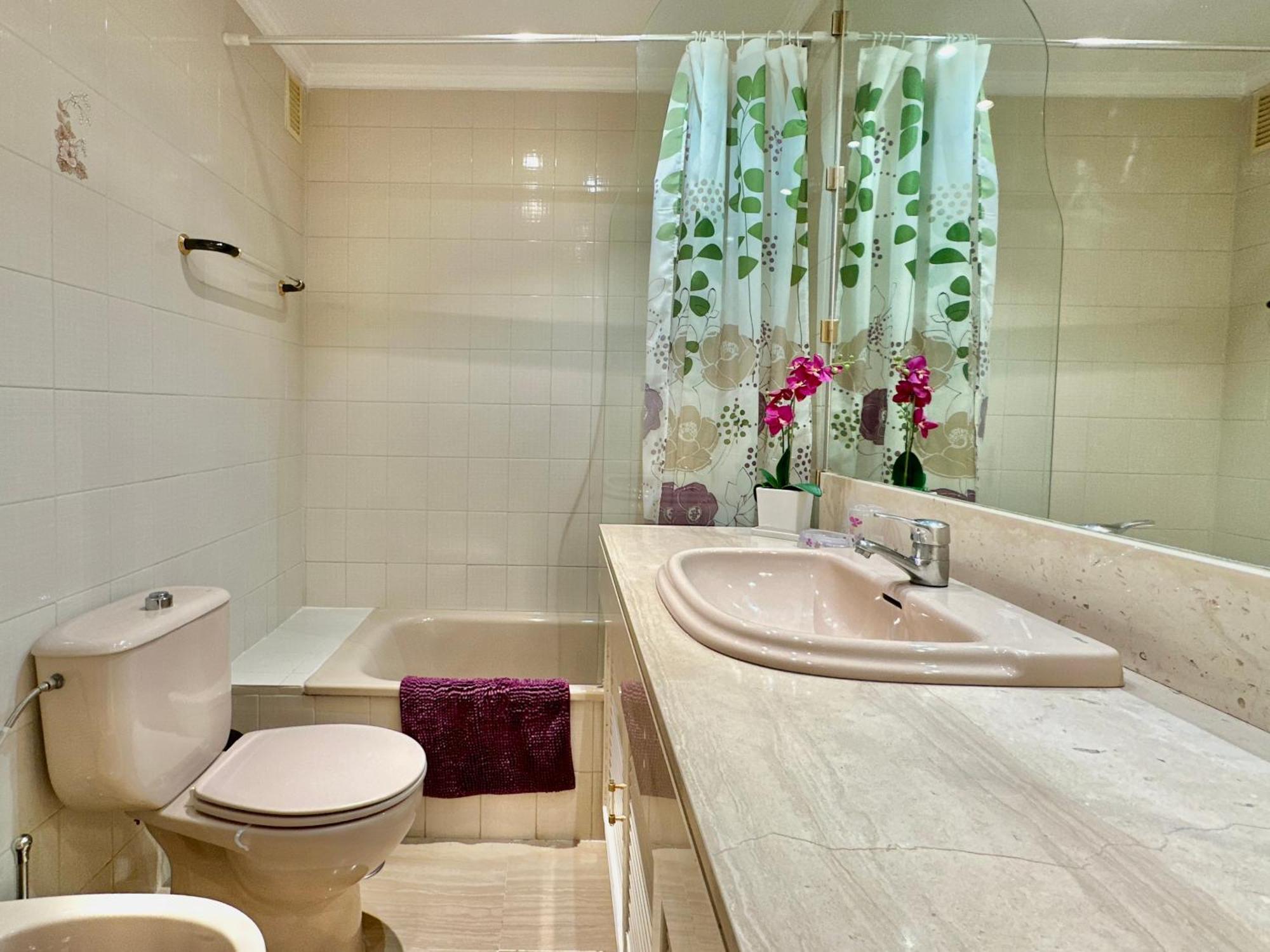 Guest house Hostiguest Coliving Leon Y Castillo *