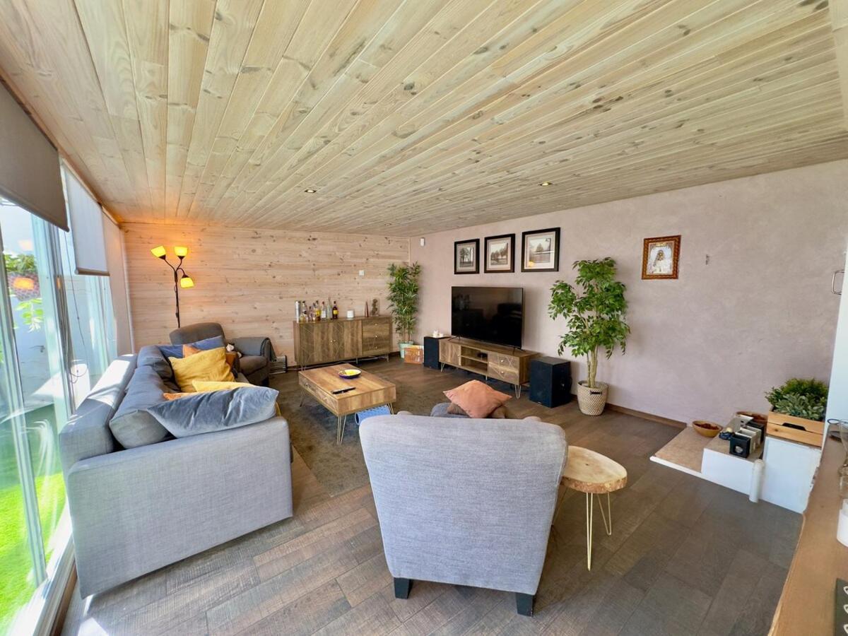 Villa Sukka - Elegant - Community Pool Access