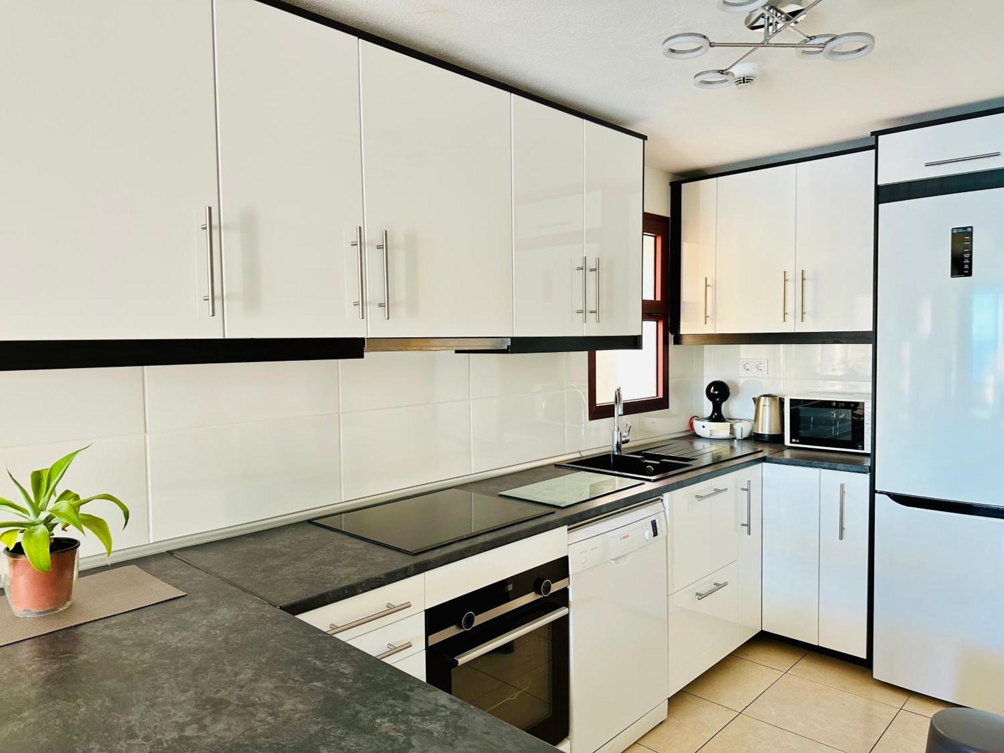 Su Eminencia - Sea View With Modern Comforts Appartamento