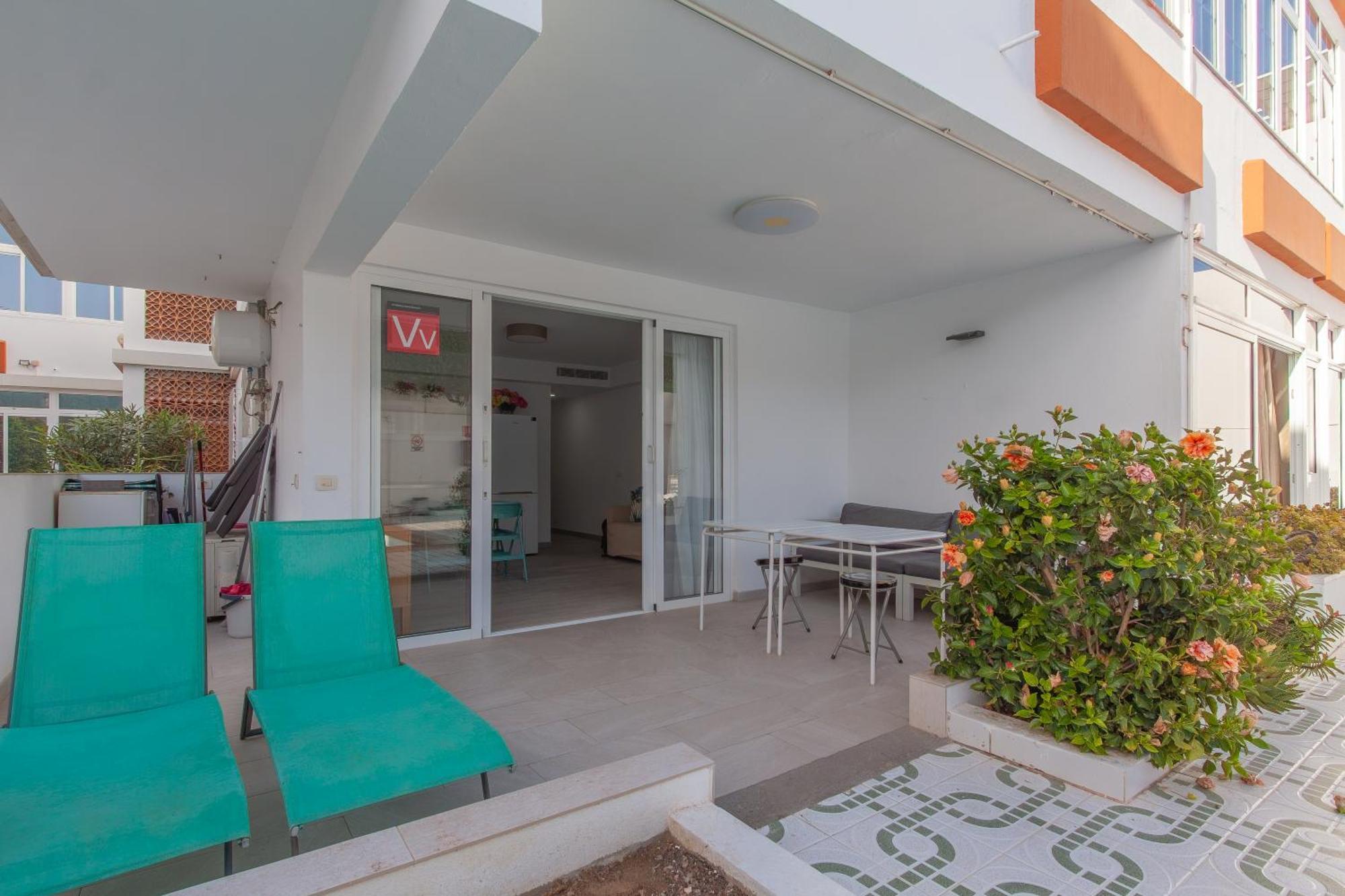 Apartamento Con Terraza Y Piscina En Playa Del Ing