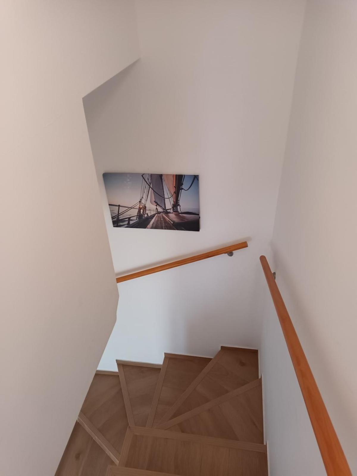 Chalet Agreable Avec Grande Terrasse Et Piscine *