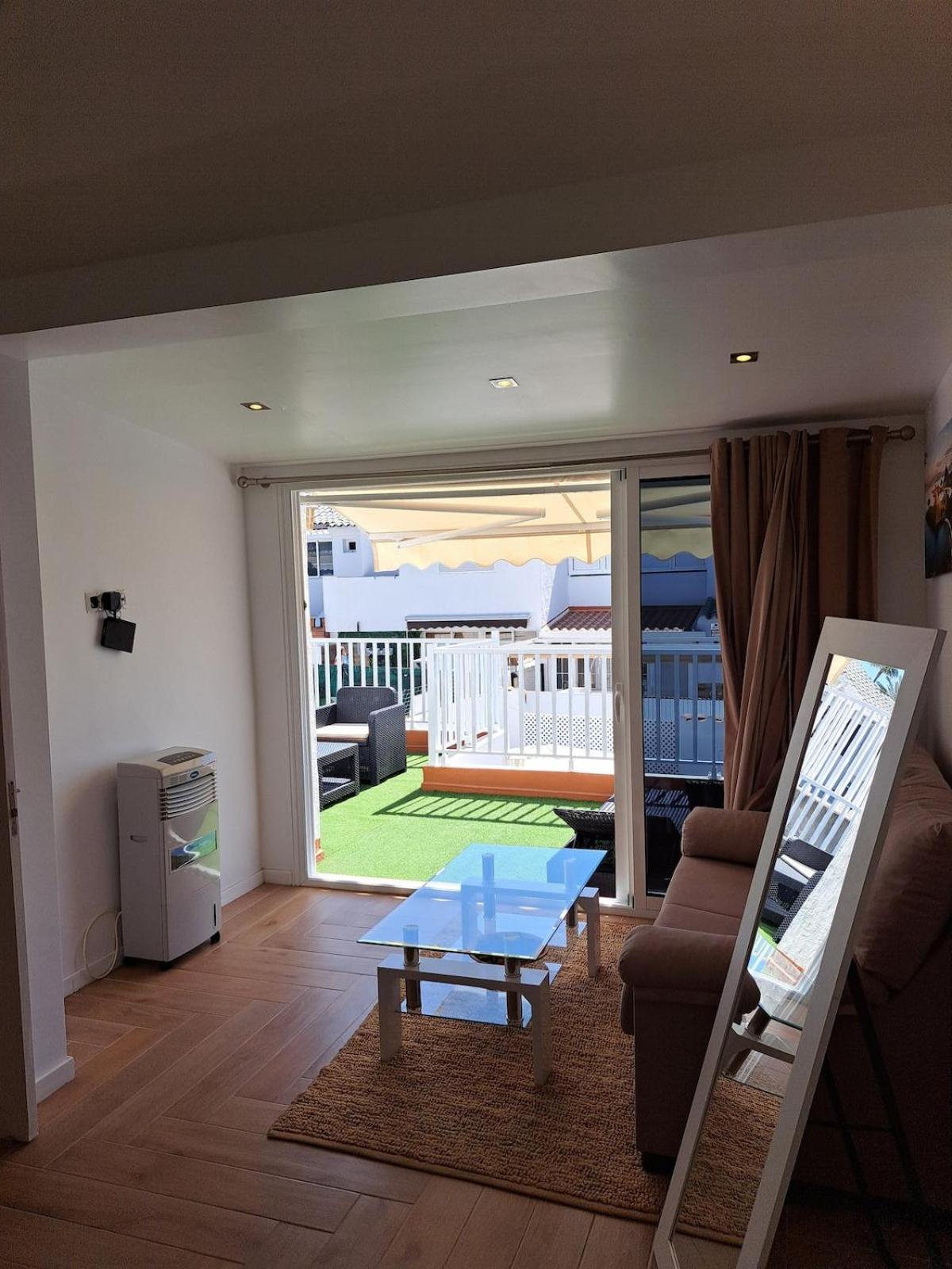 Chalet Agreable Avec Grande Terrasse Et Piscine Sonnenland