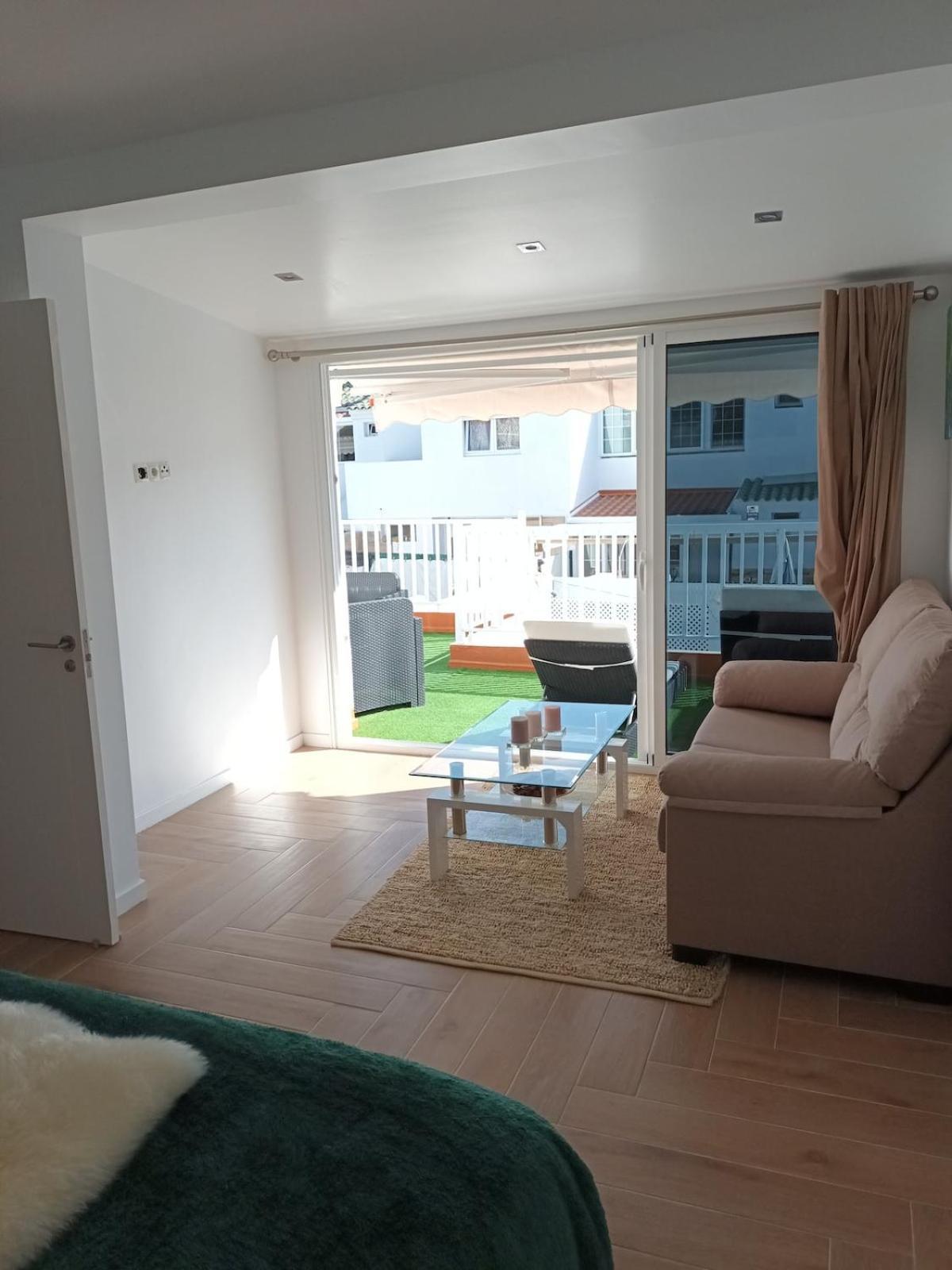 Agreable Avec Grande Terrasse Et Piscine Chalet