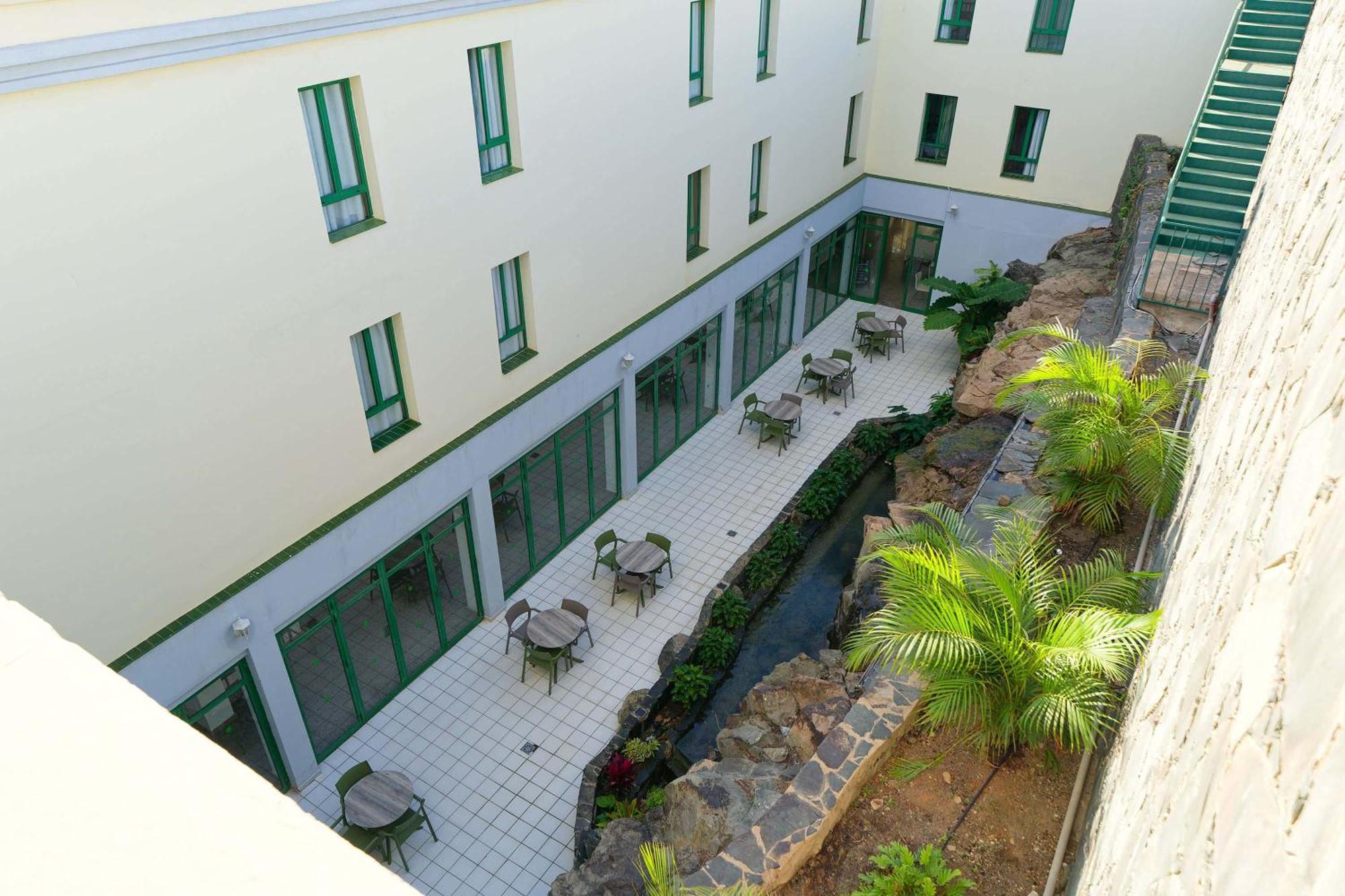 Salt Ocean Apartahotel San Bartolomé