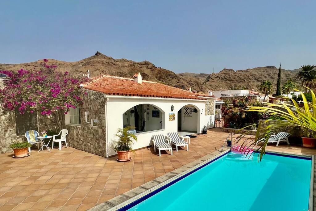 Villa Beautiful In Tauro With Heated Pool