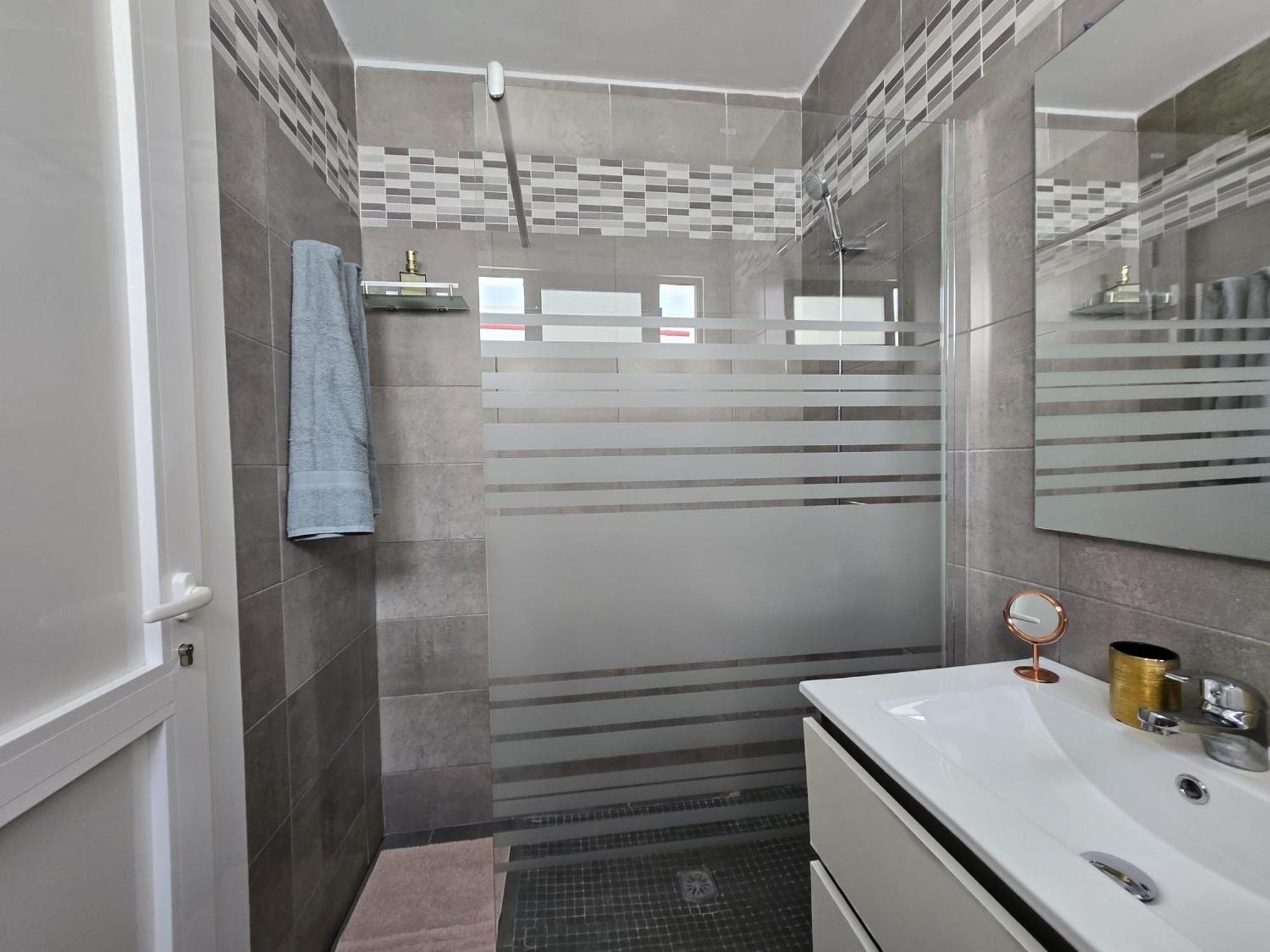 Apartamento Puerto Rico,atraktiv In Cumana 2,solsiden