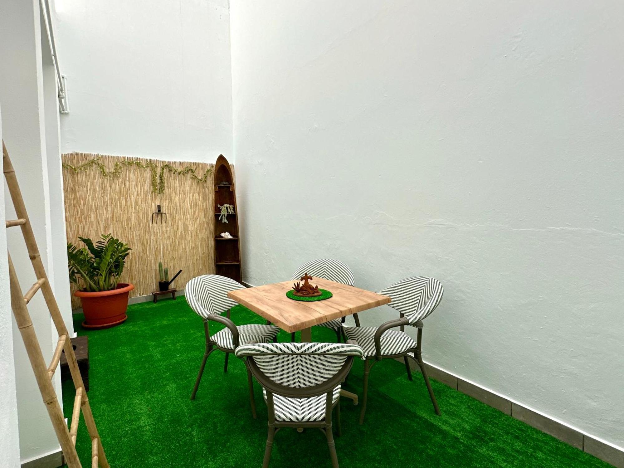 Pino - Solarium Terrace Apartamento Vecindario (Gran Canaria)