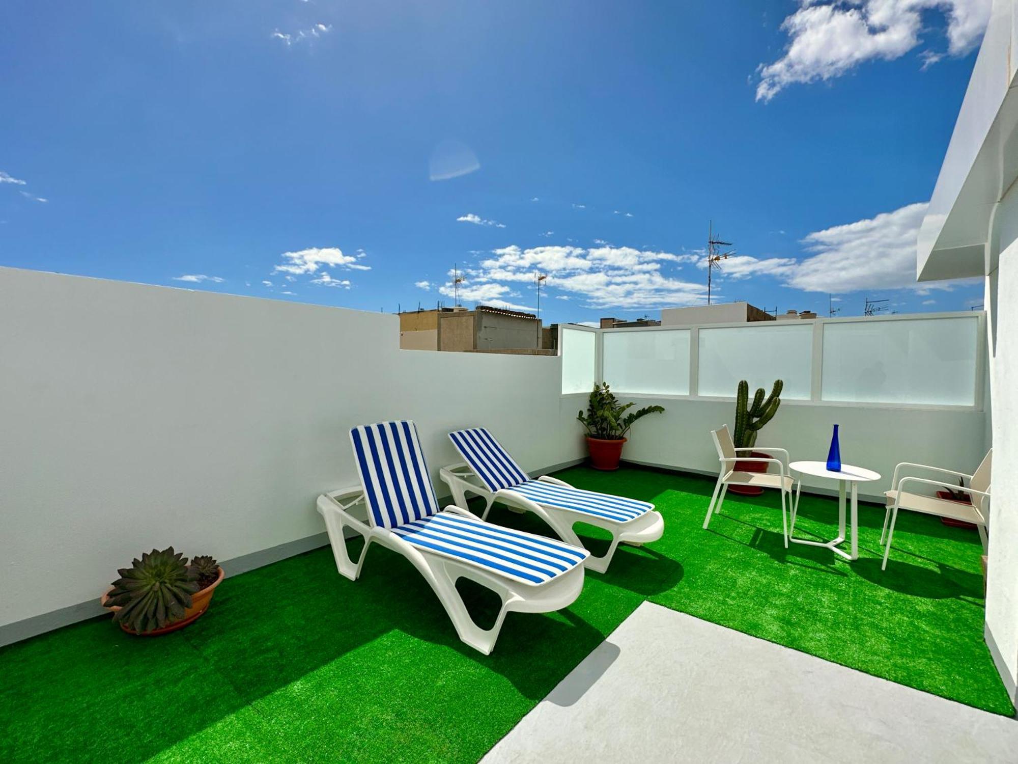Pino - Solarium Terrace Apartamento Vecindario (Gran Canaria)