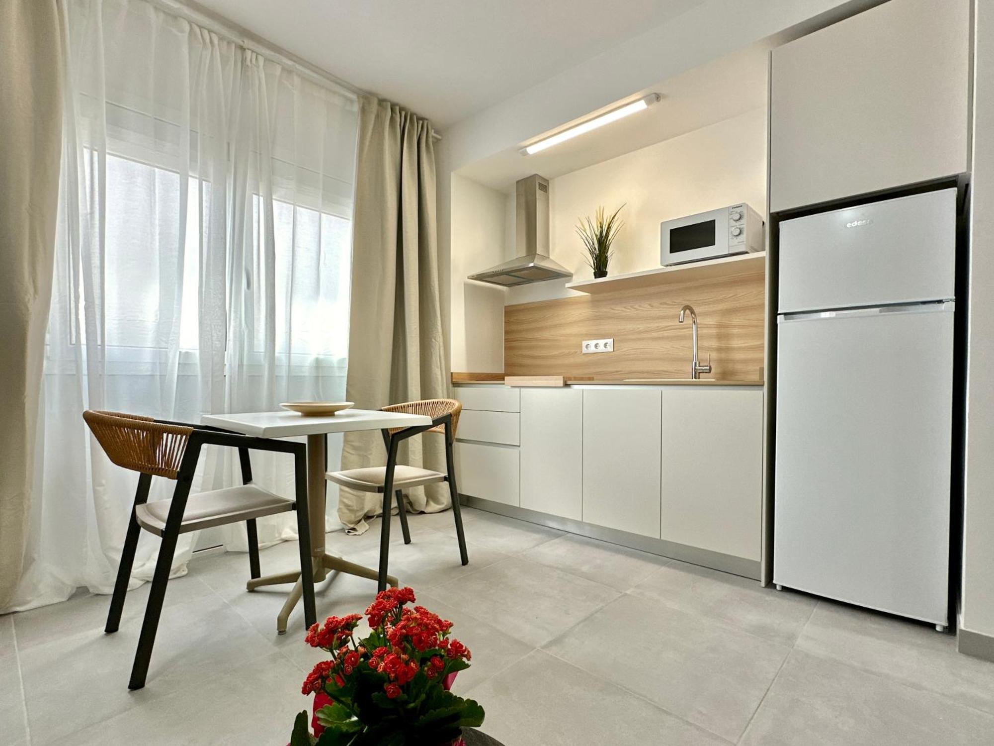 Pino - Solarium Terrace Apartamento Vecindario (Gran Canaria)