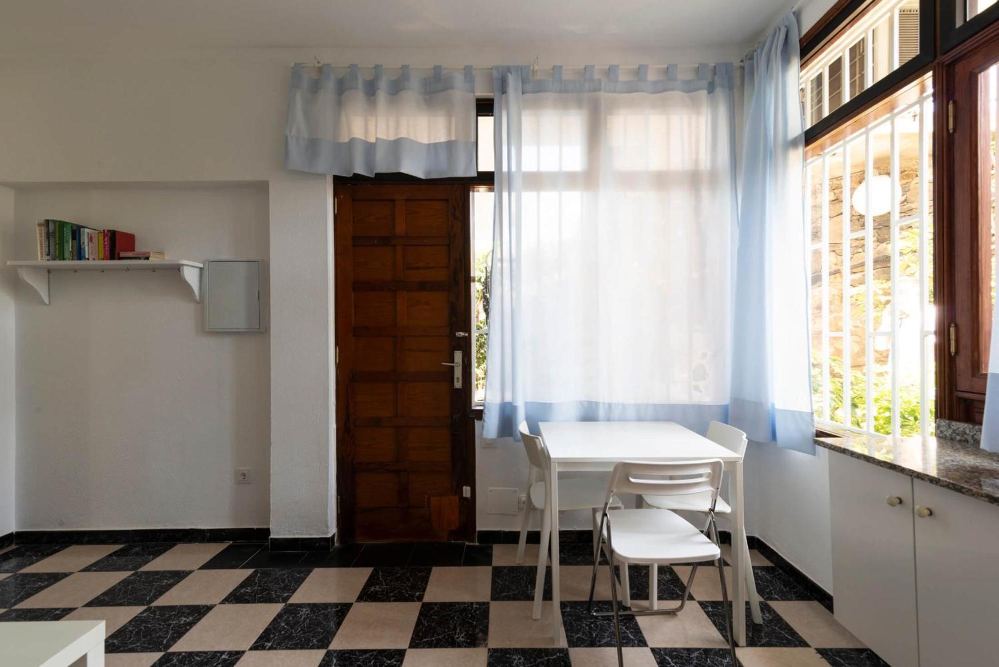 Apartment Lightbooking Flores *