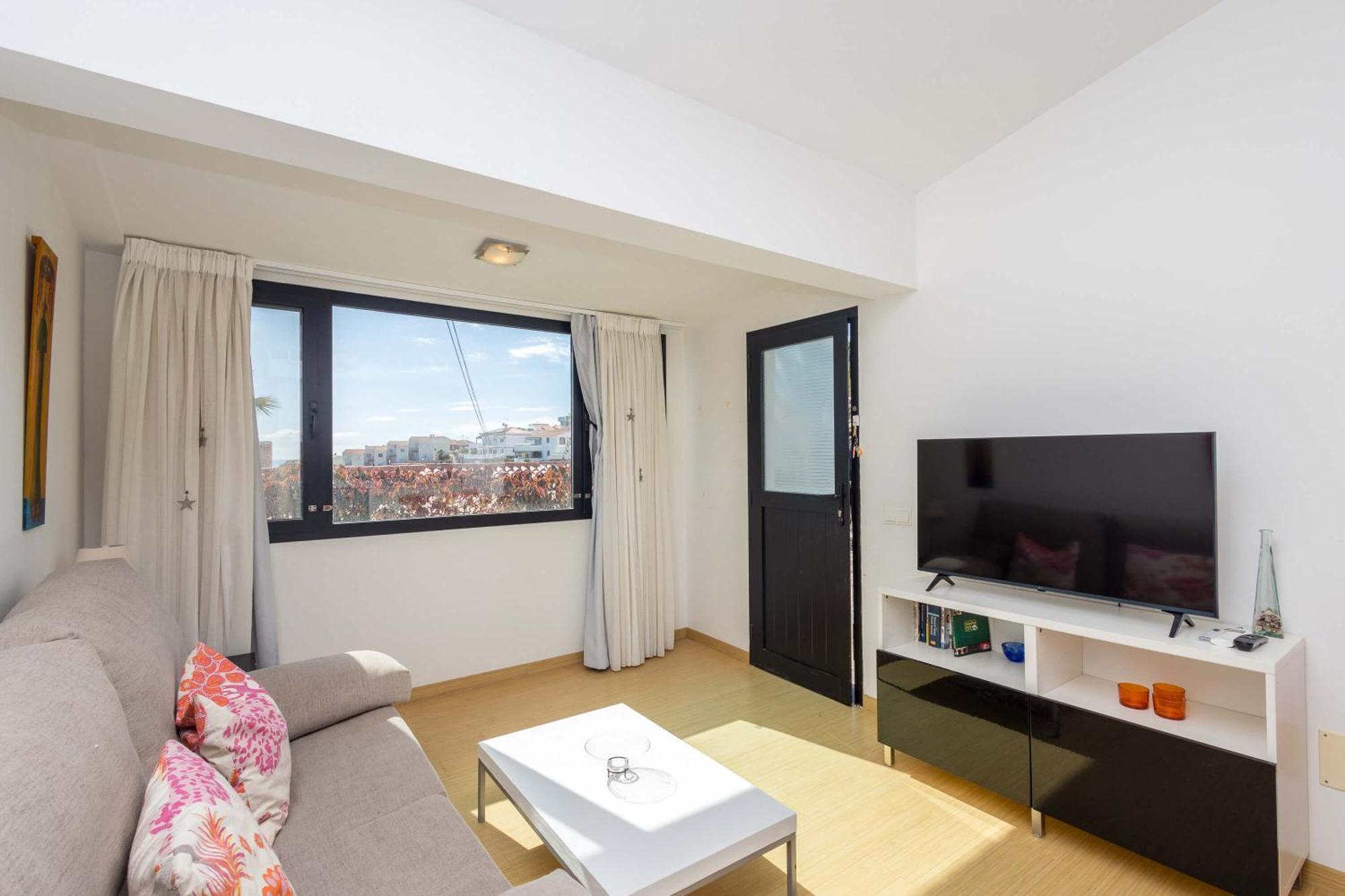 Lightbooking Canarios Apartment *