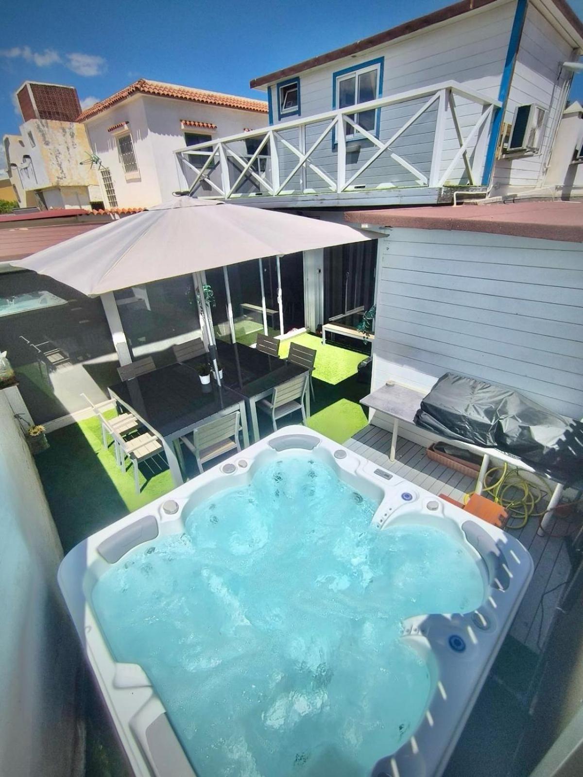 Sukka - Elegant - Community Pool Access Villa Telde