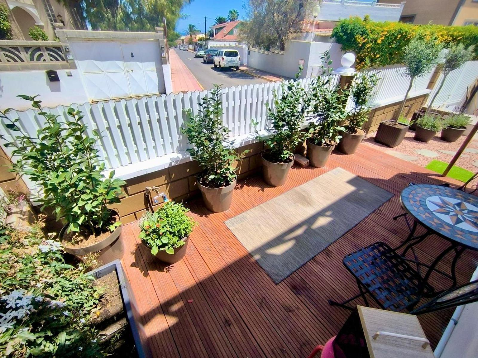 Villa Sukka - Elegant - Community Pool Access Telde