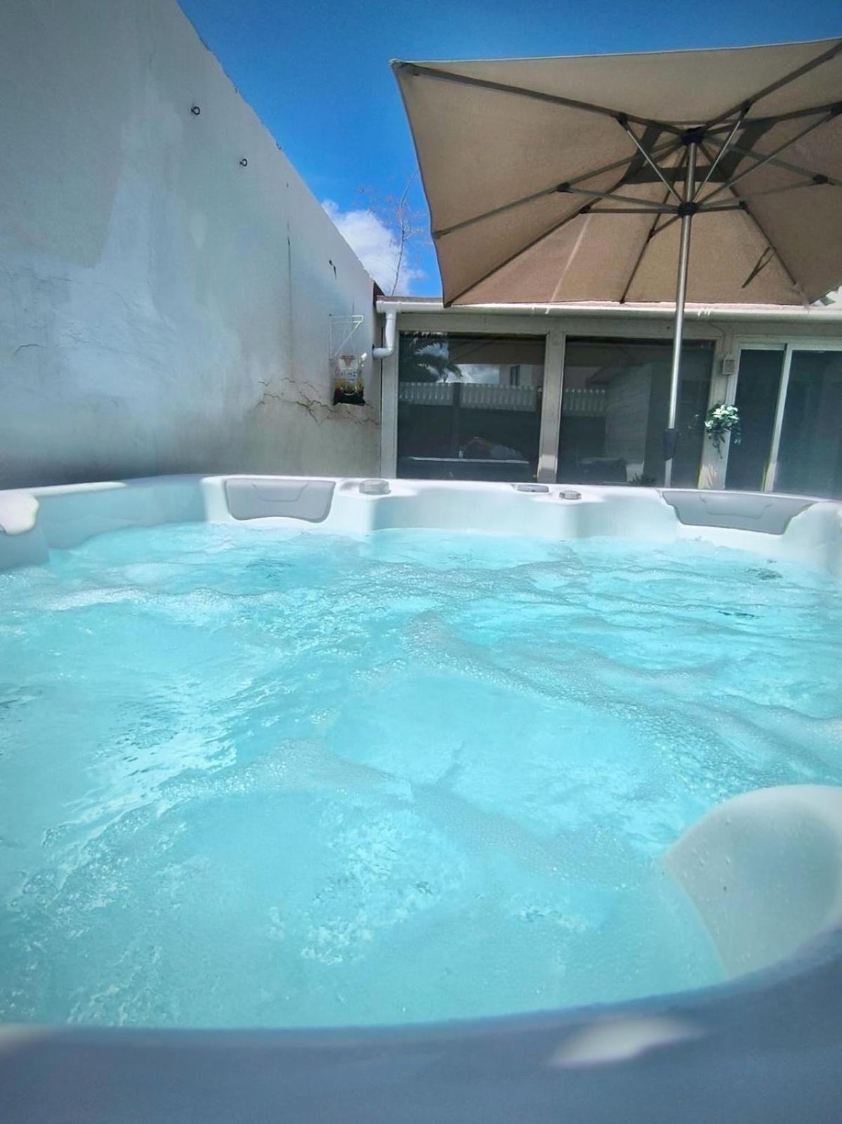 Sukka - Elegant - Community Pool Access Villa Telde
