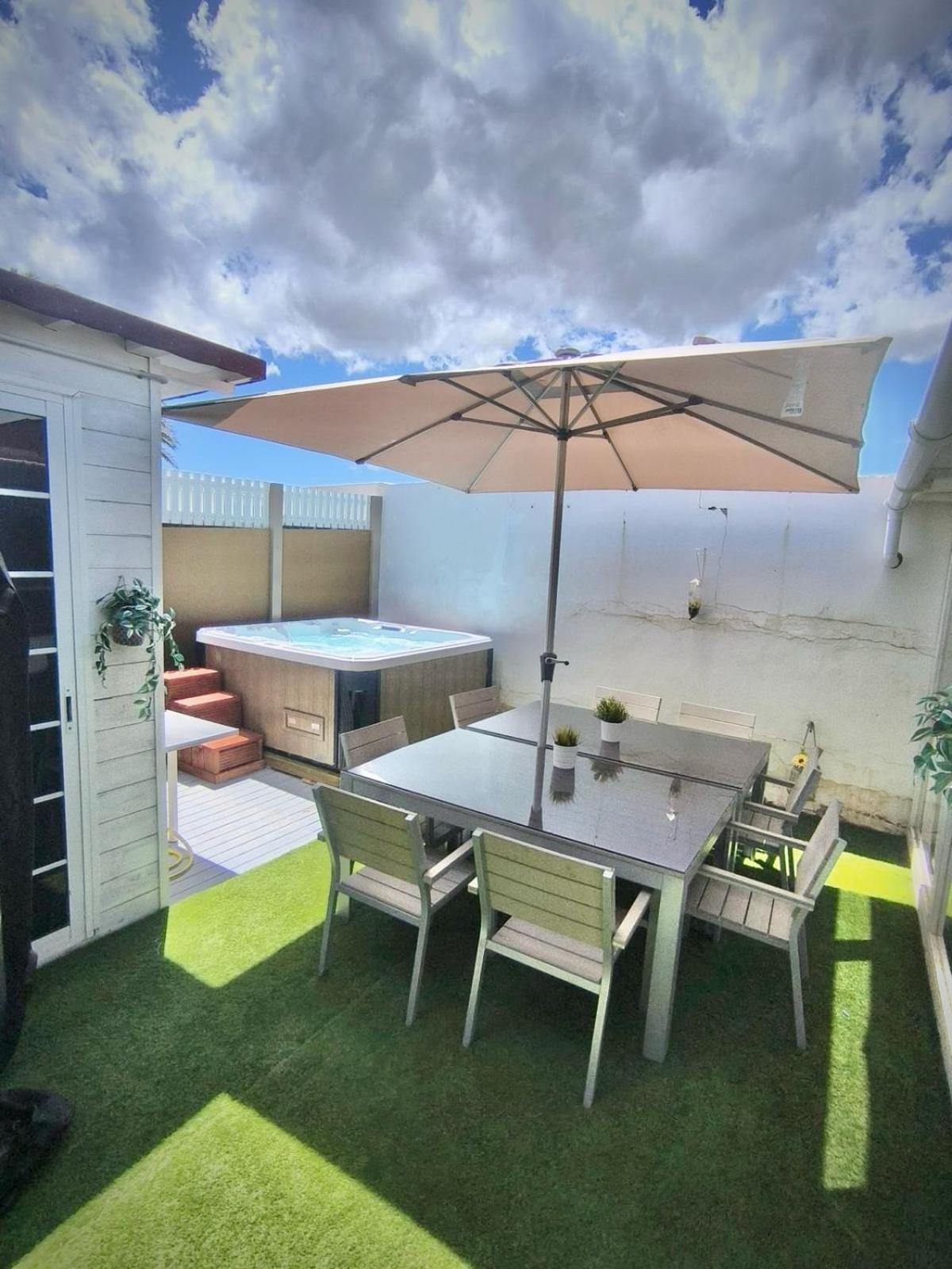 Sukka - Elegant - Community Pool Access Telde