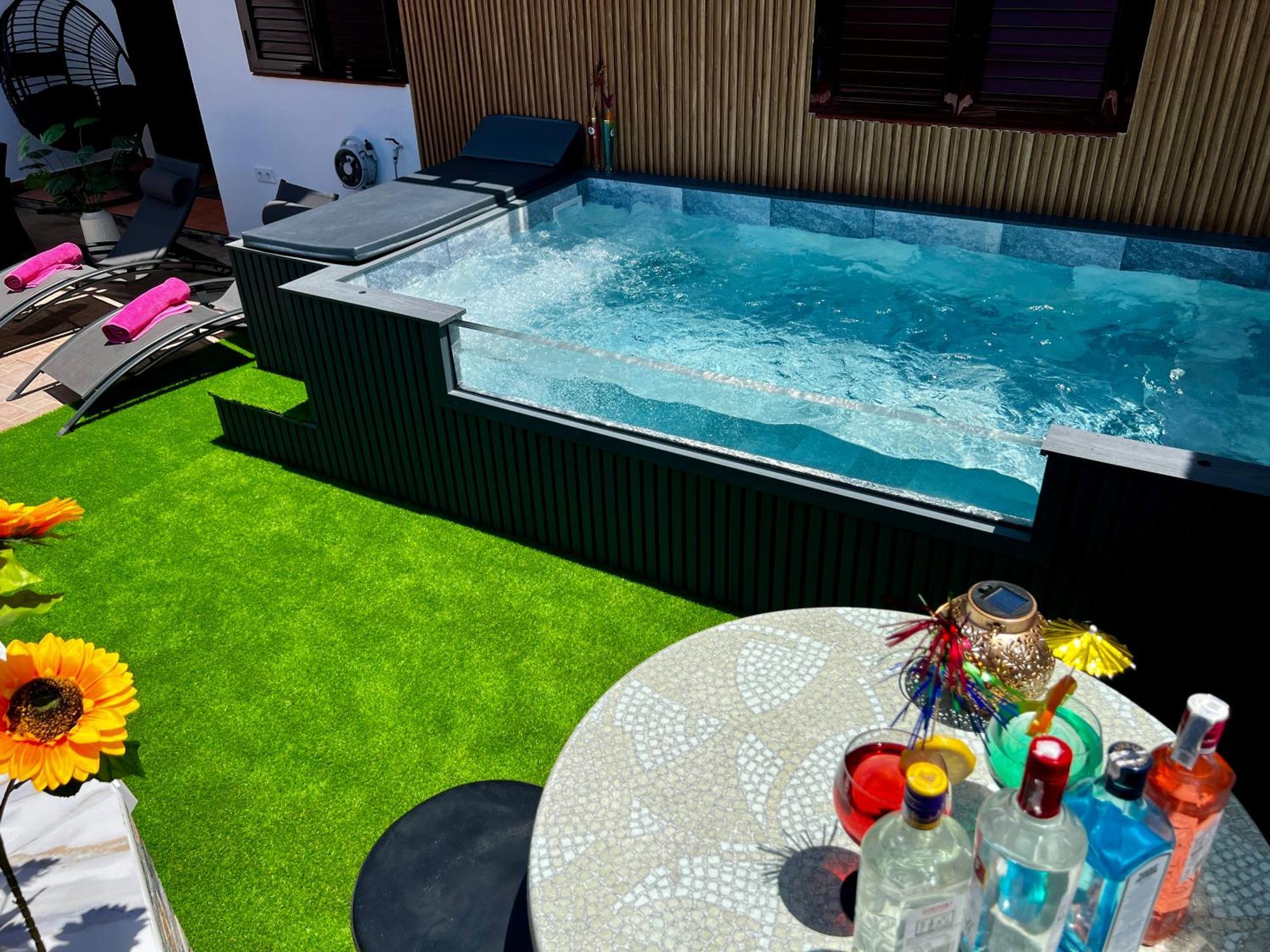 Puerto Rico In Front Of The Shopping Center With Private Heated Saltwater Jacuzzi Pool & Arcade Games Villa