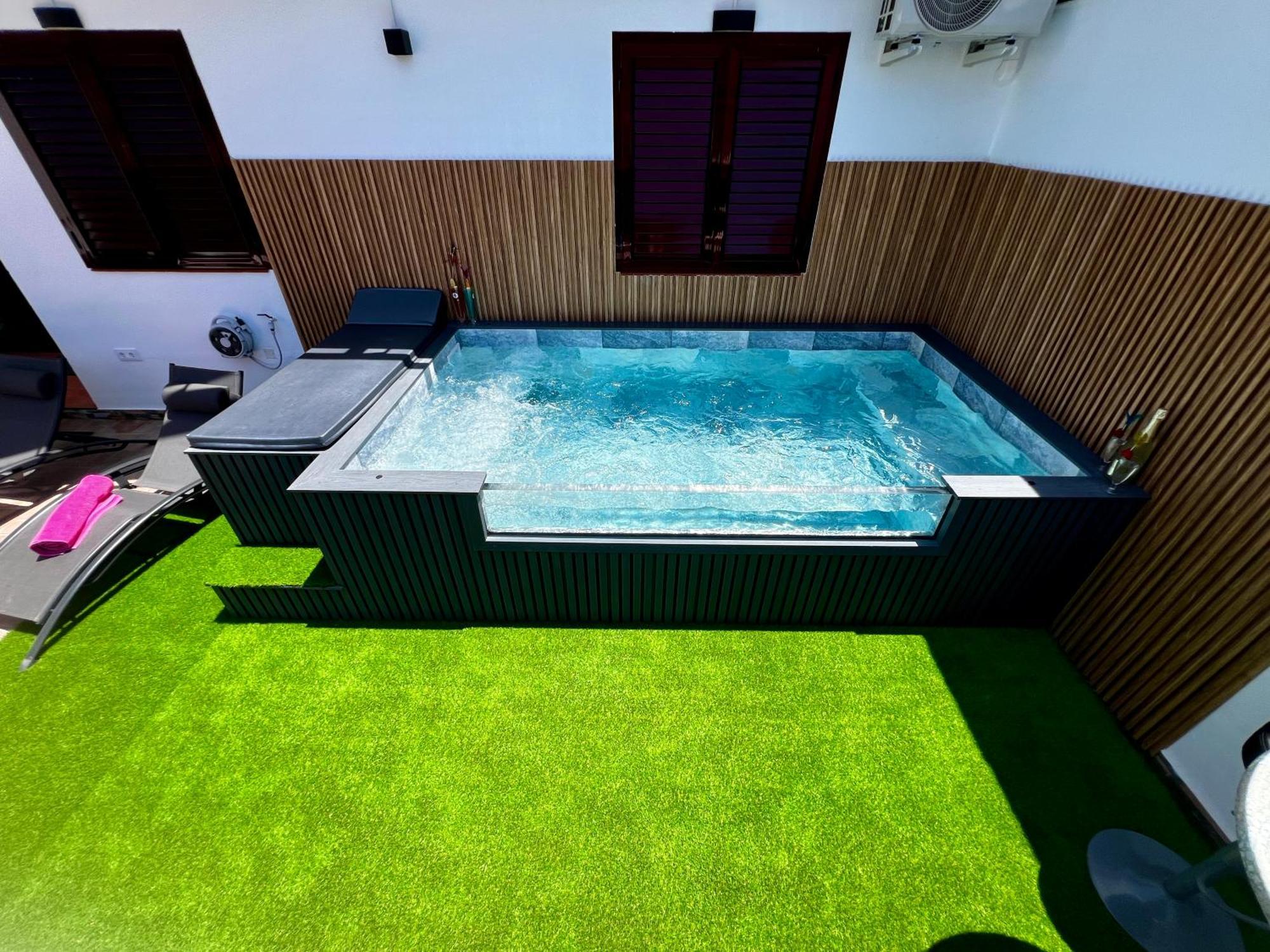 Villa Puerto Rico In Front Of The Shopping Center With Private Heated Saltwater Jacuzzi Pool & Arcade Games Puerto Rico (Gran Canaria)