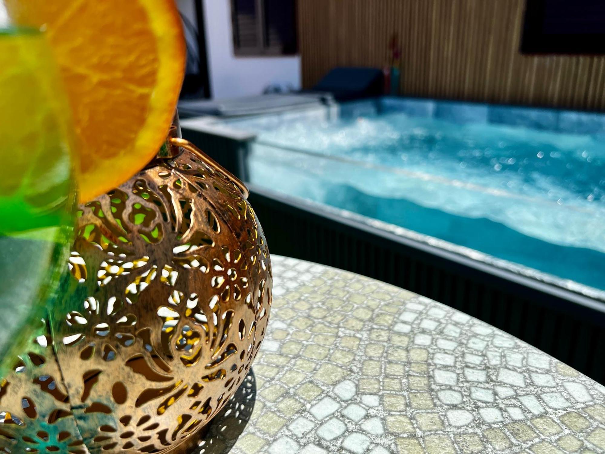 Puerto Rico In Front Of The Shopping Center With Private Heated Saltwater Jacuzzi Pool & Arcade Games Villa