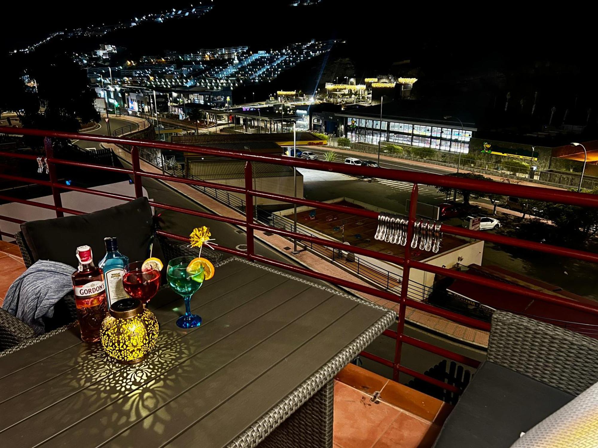 Puerto Rico In Front Of The Shopping Center With Private Heated Saltwater Jacuzzi Pool & Arcade Games Puerto Rico (Gran Canaria)
