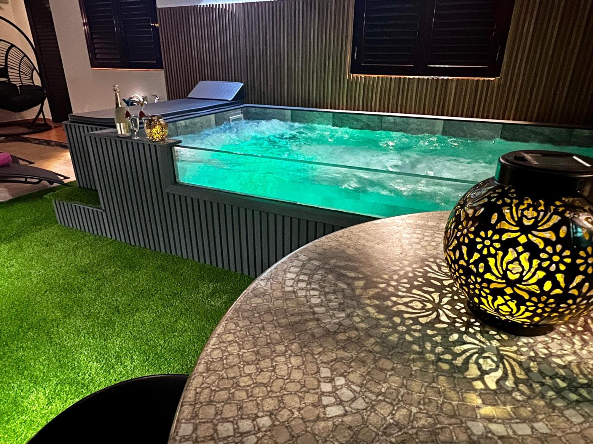 Villa Puerto Rico In Front Of The Shopping Center With Private Heated Saltwater Jacuzzi Pool & Arcade Games Puerto Rico (Gran Canaria)