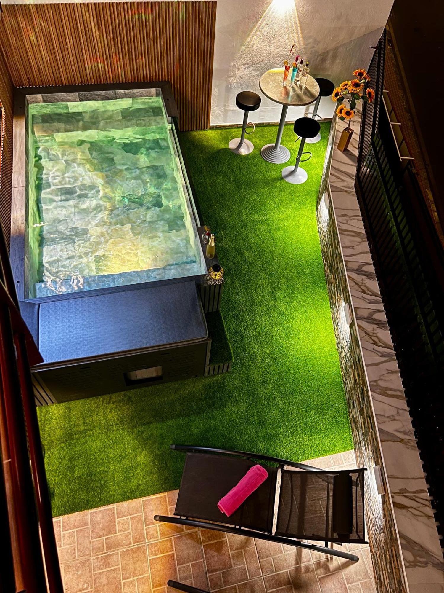 Villa Puerto Rico In Front Of The Shopping Center With Private Heated Saltwater Jacuzzi Pool & Arcade Games