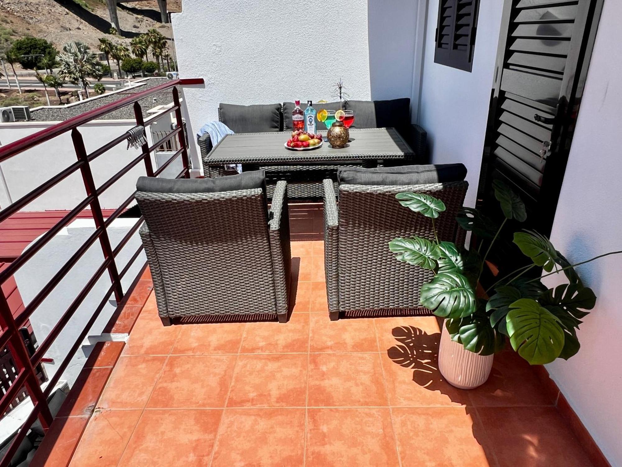 Puerto Rico In Front Of The Shopping Center With Private Heated Saltwater Jacuzzi Pool & Arcade Games Villa *