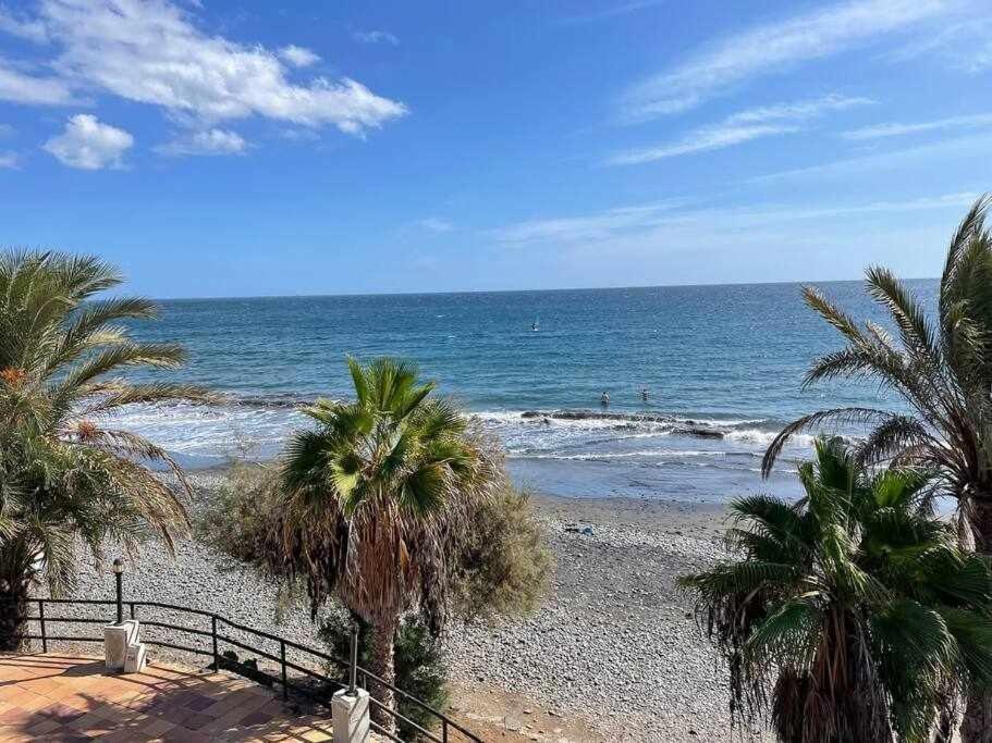 Vistas De Ensueno Al Mar En Villa *