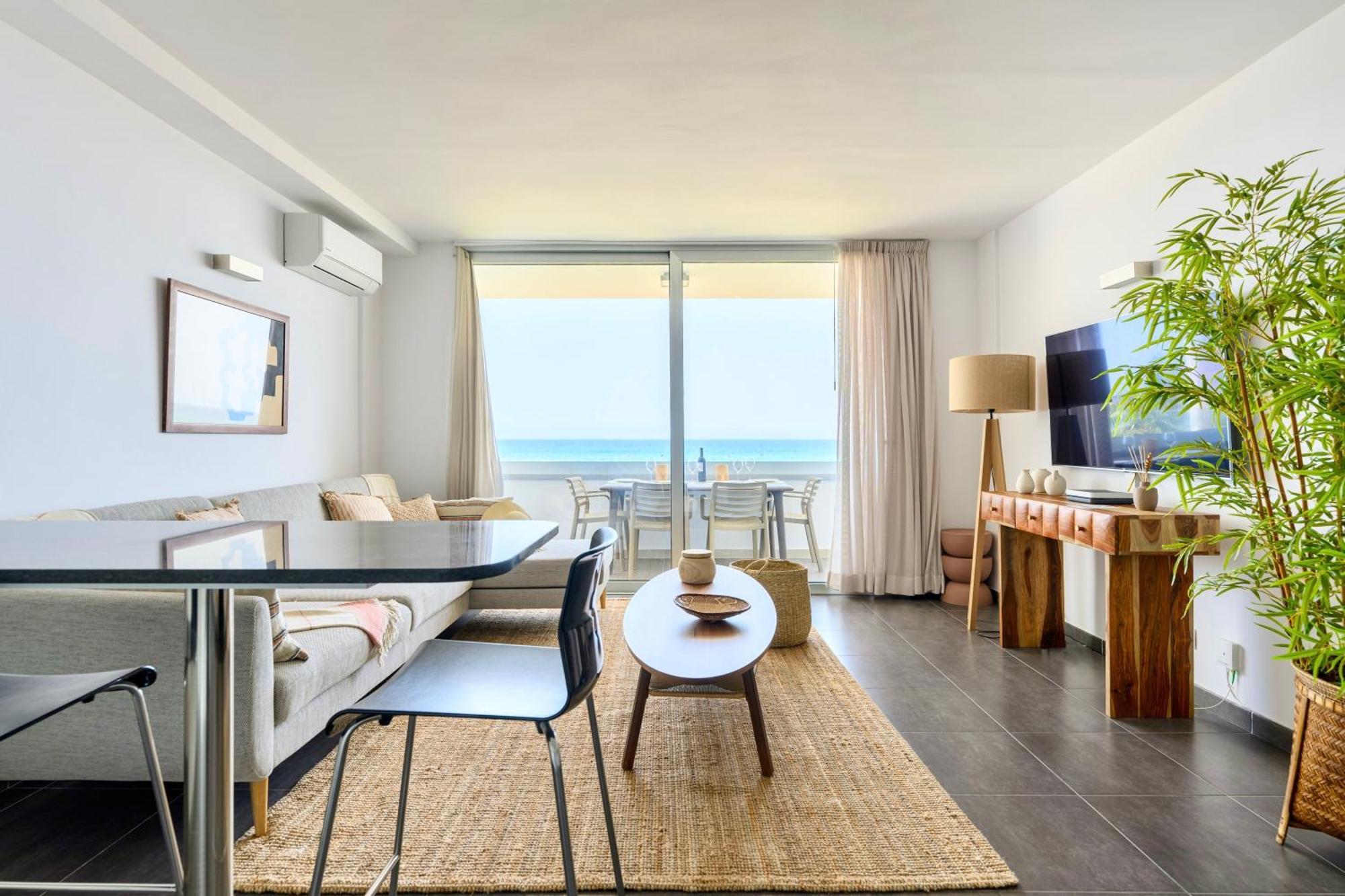 Appartamento Charming 2 Bedroom Retreat With Beachfront Views