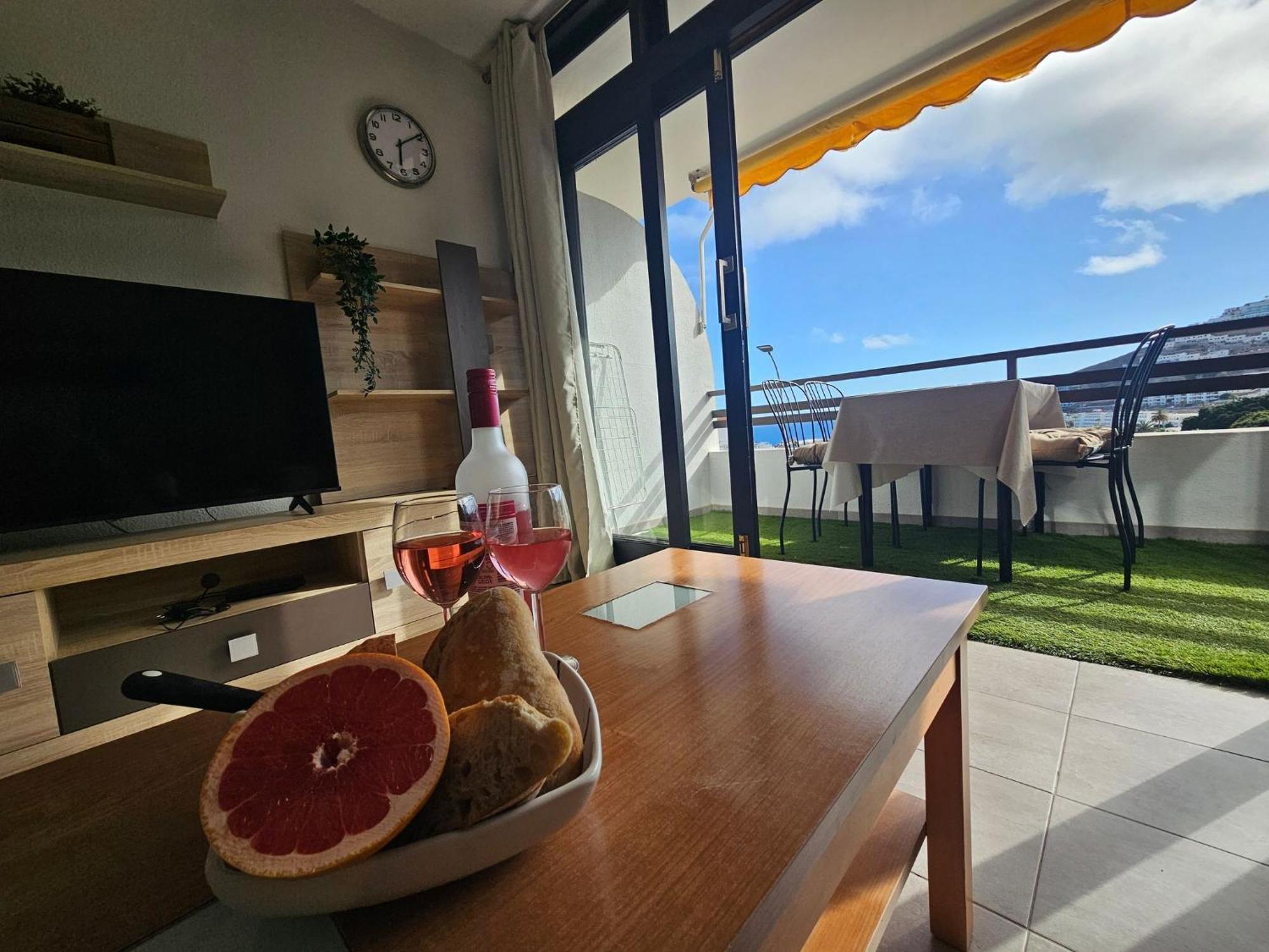 Apartment With Sea View Close To The *