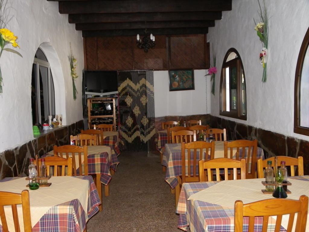Tomás Y Puri