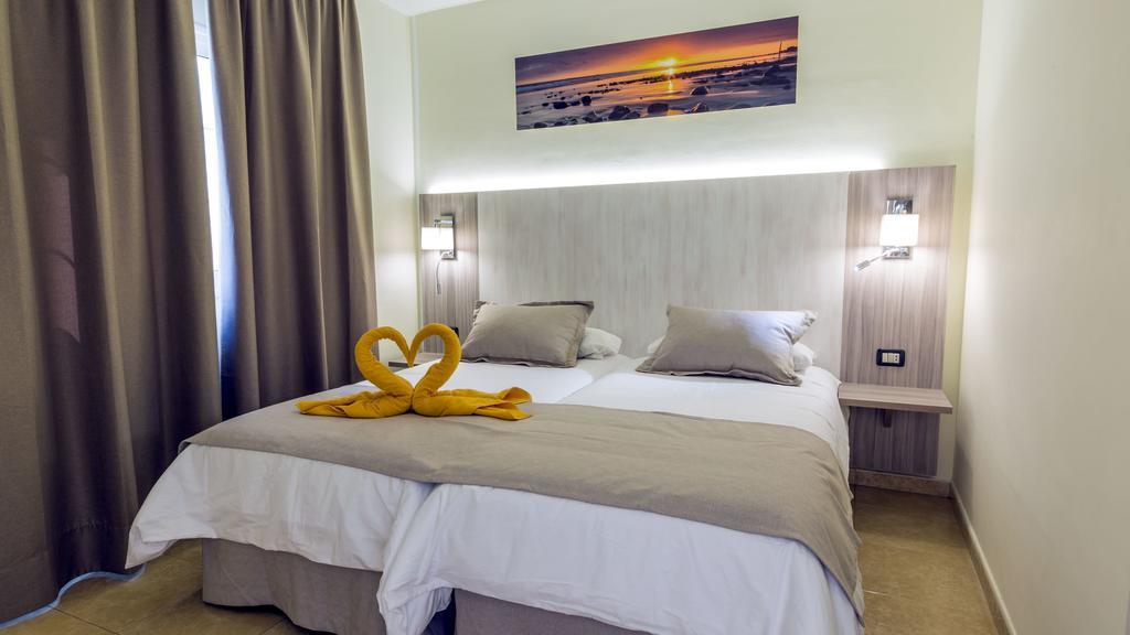 Apartahotel Del Mar 3*