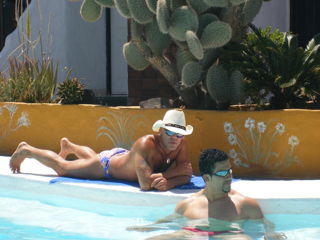 Resort Tenesoya Gay Men Only *