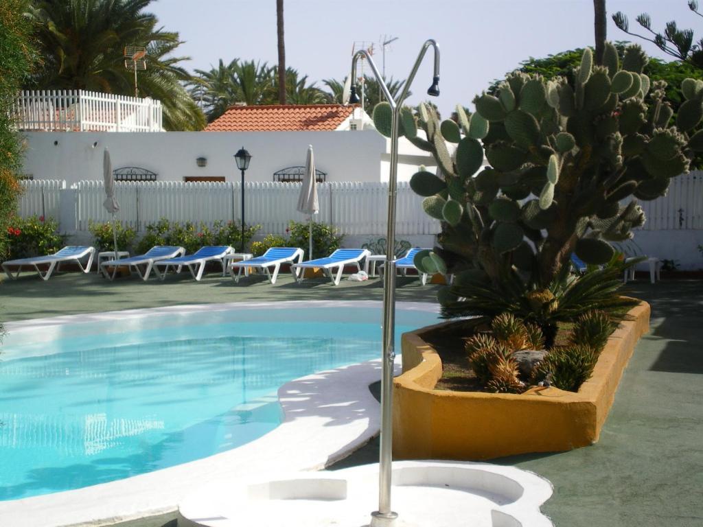 Tenesoya Gay Men Only Resort *