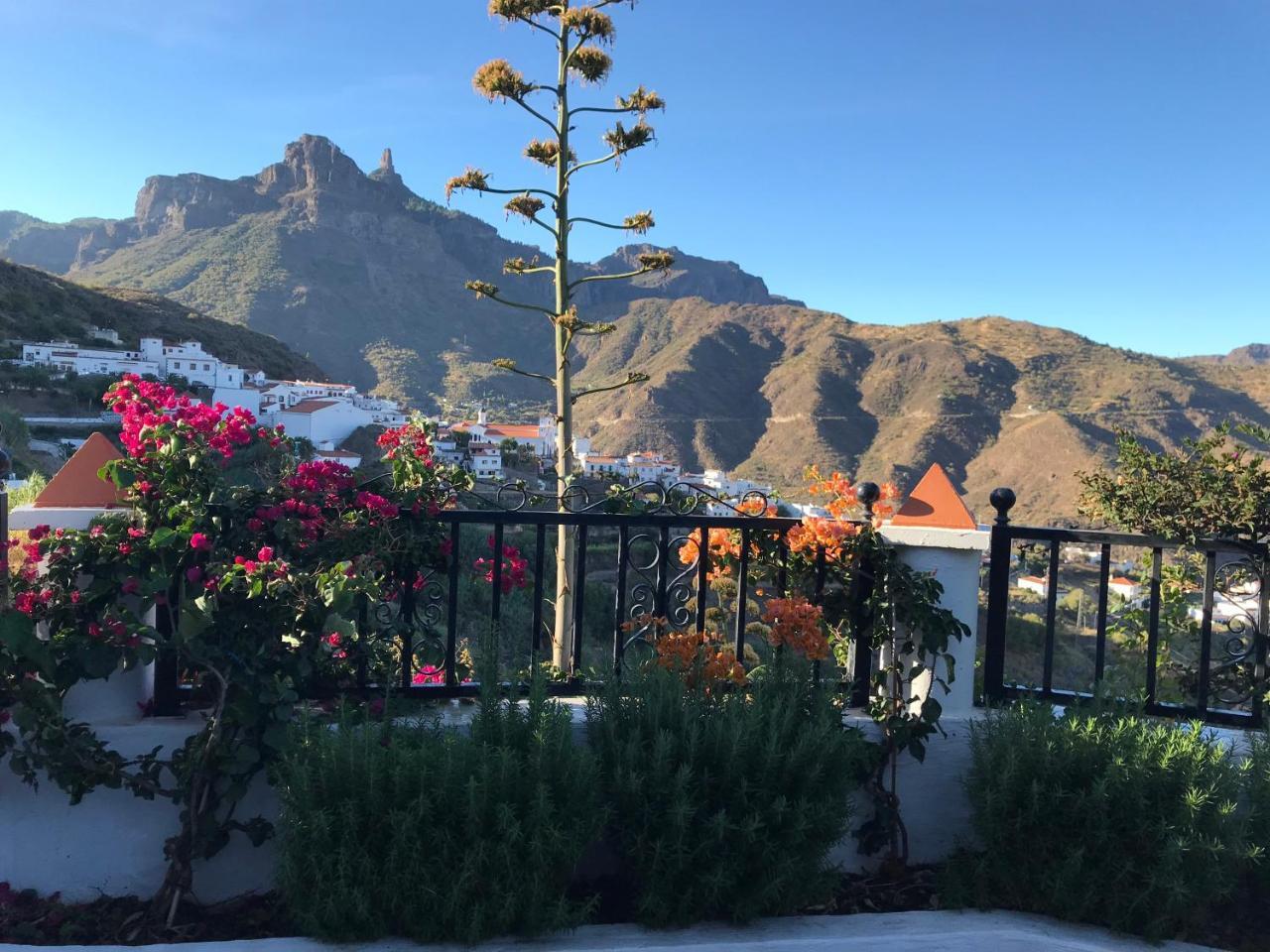 Casita Roque Nublo * Tejeda (Gran Canaria)