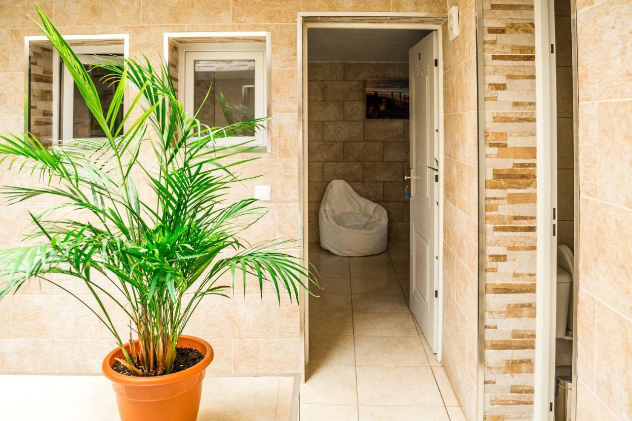Poseidon - Hm Guest house