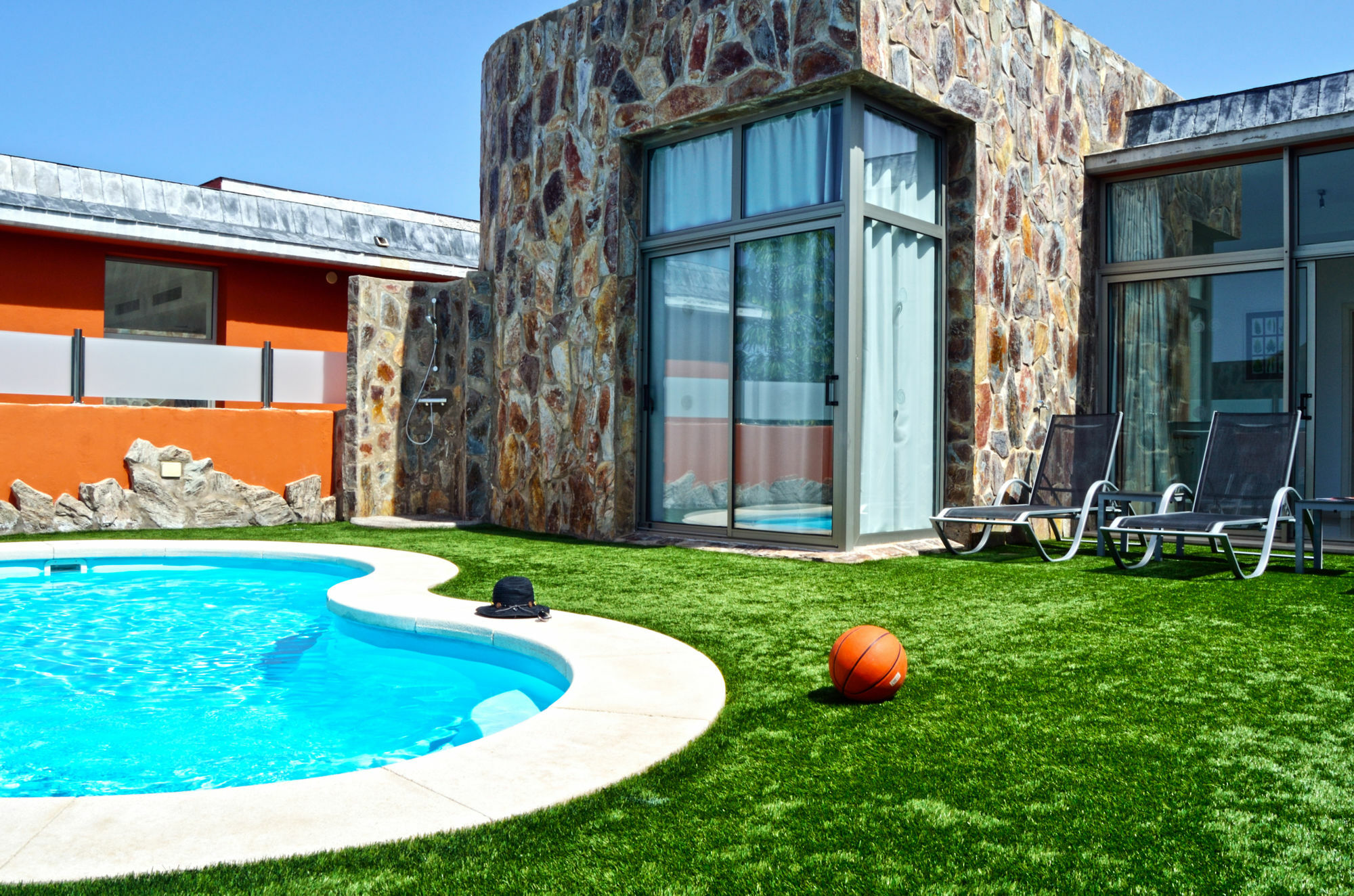 Opal Anfi Tauro Villa