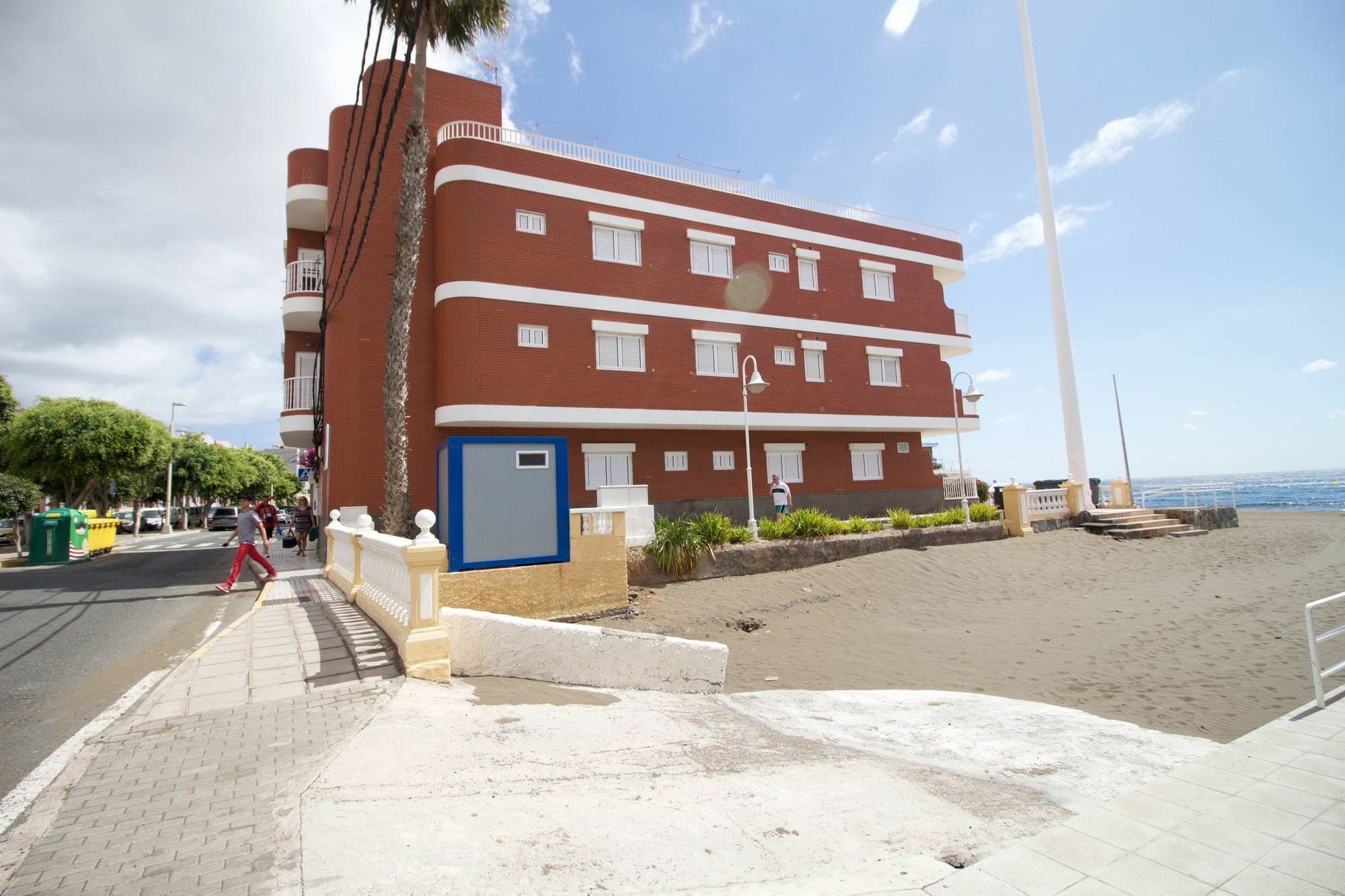 A Few Meters From A Quiet Apartamento Telde