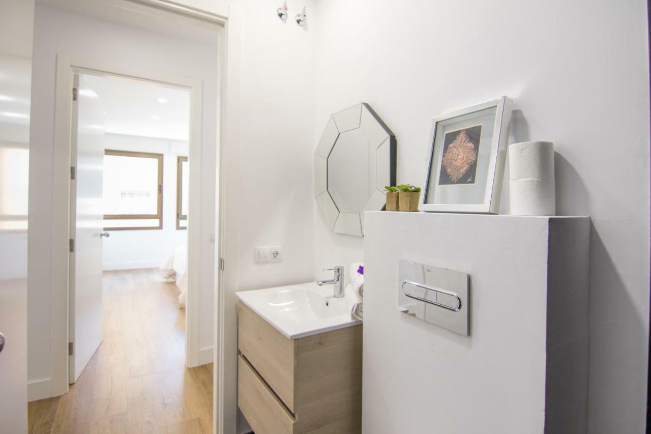 Homeforguest Stylish And Modern Overlooking Las Canteras * Las Palmas de Gran Canaria