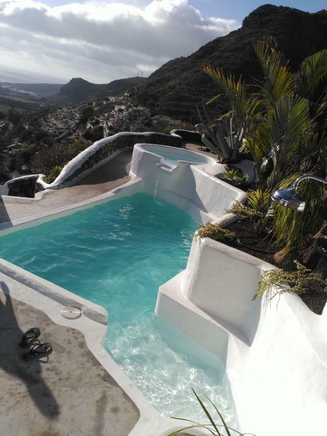 Vilna House With Private Pool, Jacuzzi And Garden -optional Pool And Jacuzzi Heating Villa *