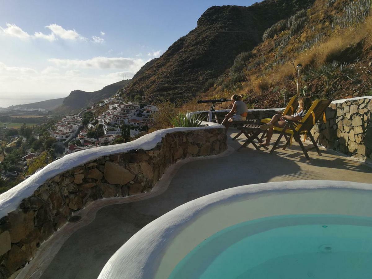 Vilna House With Private Pool, Jacuzzi And Garden -optional Pool And Jacuzzi Heating Villa