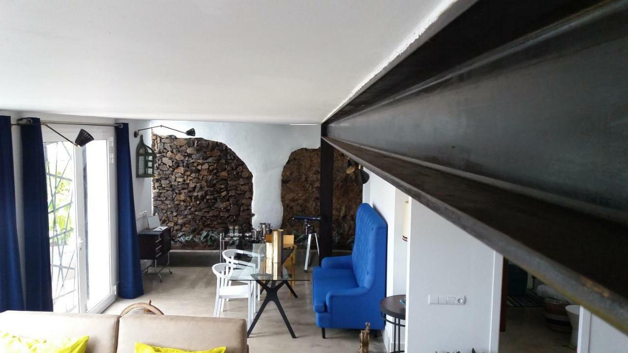 Vilna House With Private Pool, Jacuzzi And Garden -optional Pool And Jacuzzi Heating Villa
